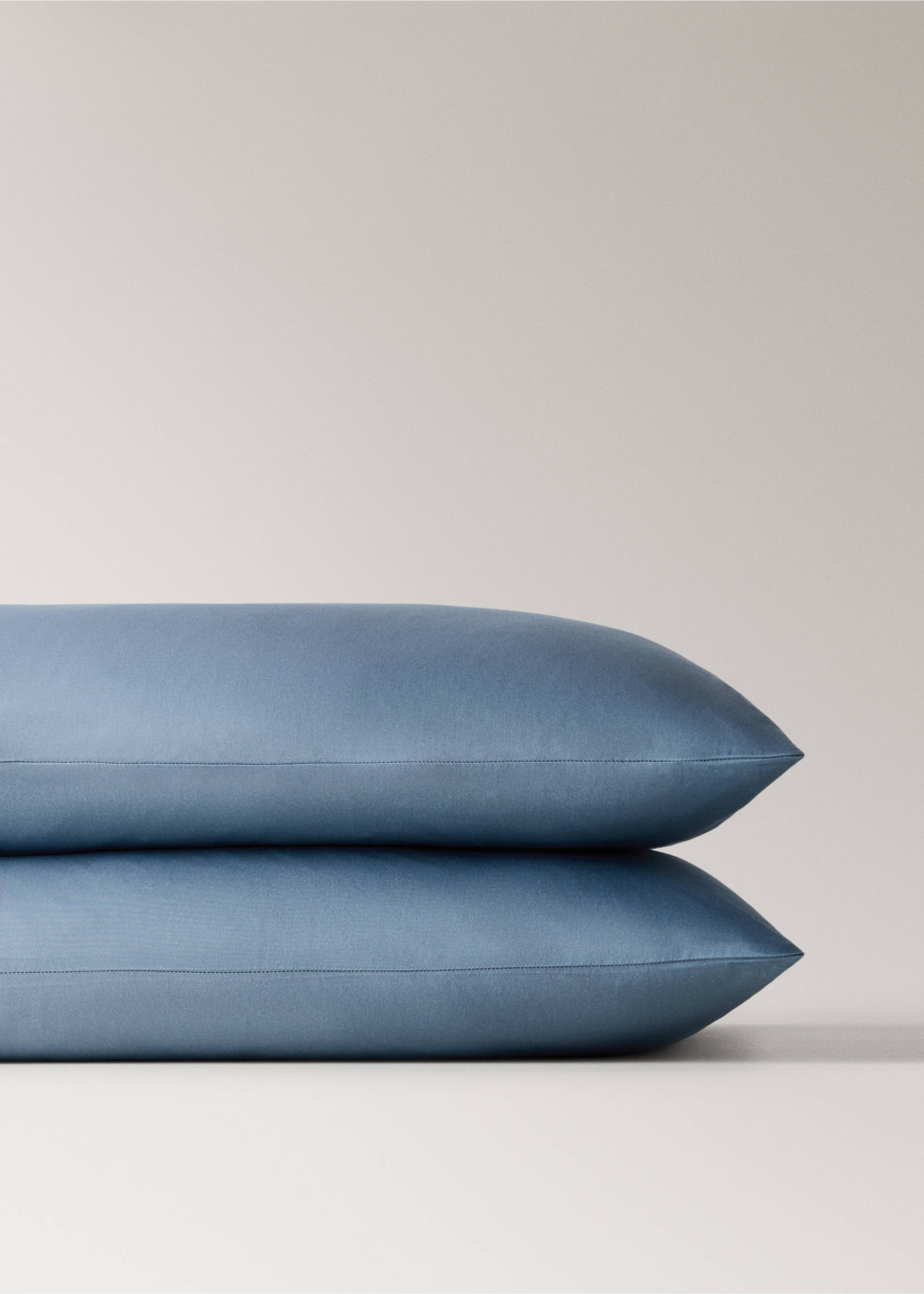 Two ombré cotton satin pillowcases 50x75cm - Details of the article 3, Blue. Ref: 27012977-00.
