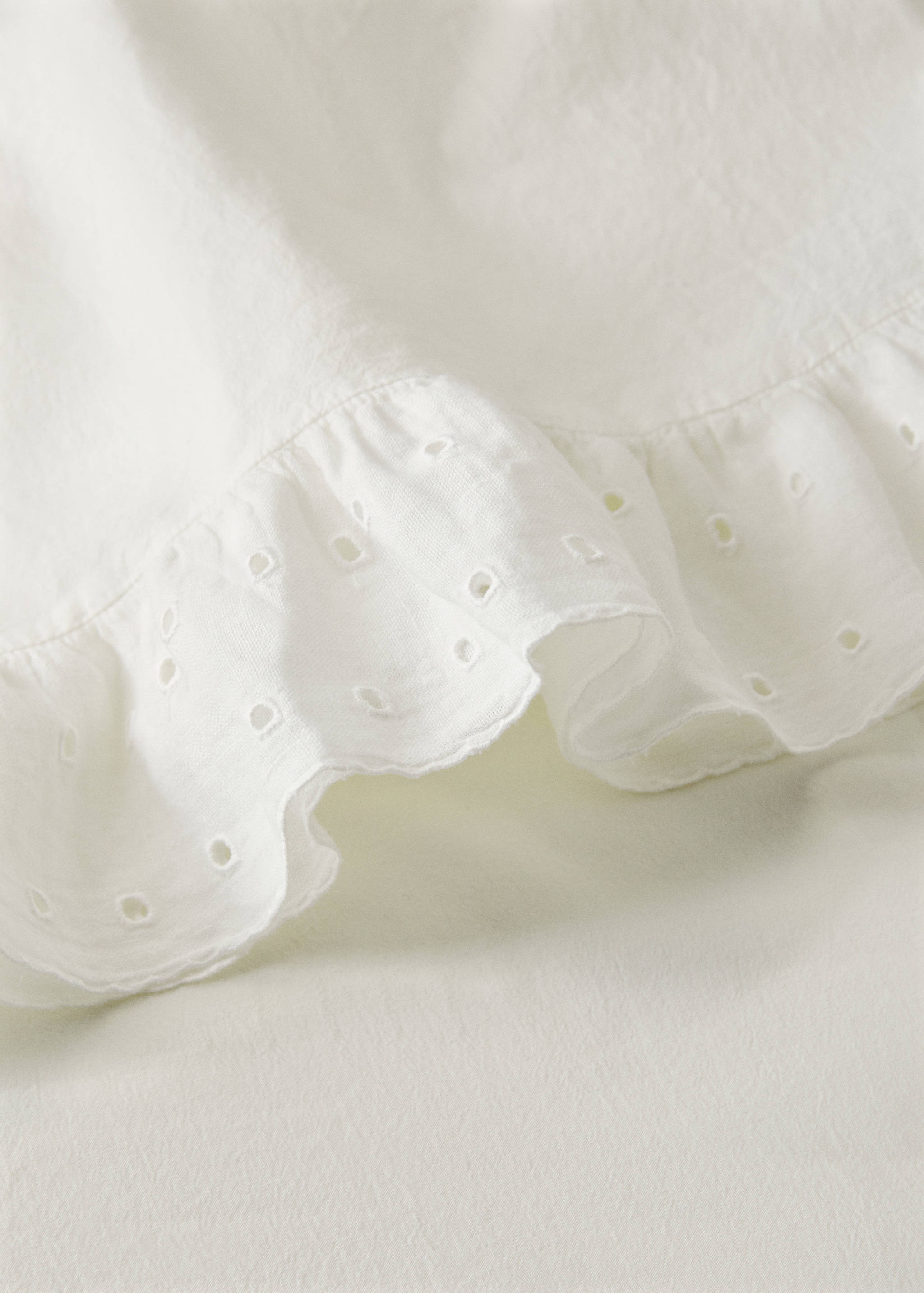 Cotton garment-dyed pillowcase with linen ruffle 45x110 cm - Details of the article 1
