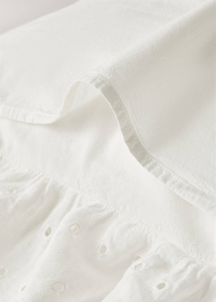Two cotton garment-dyed pillowcases with linen ruffle 50x75 cm — Off White