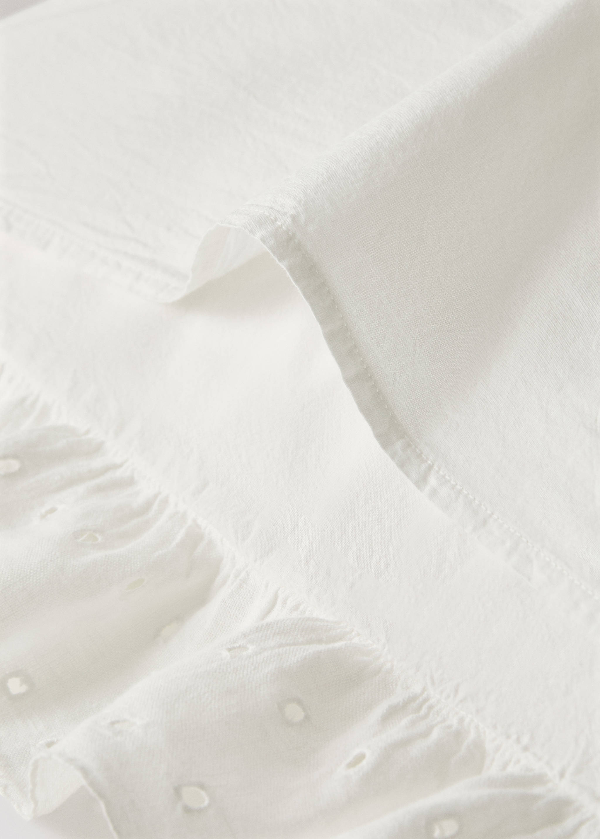 Two cotton garment-dyed pillowcases with linen ruffle 60x60 cm - Details of the article 2