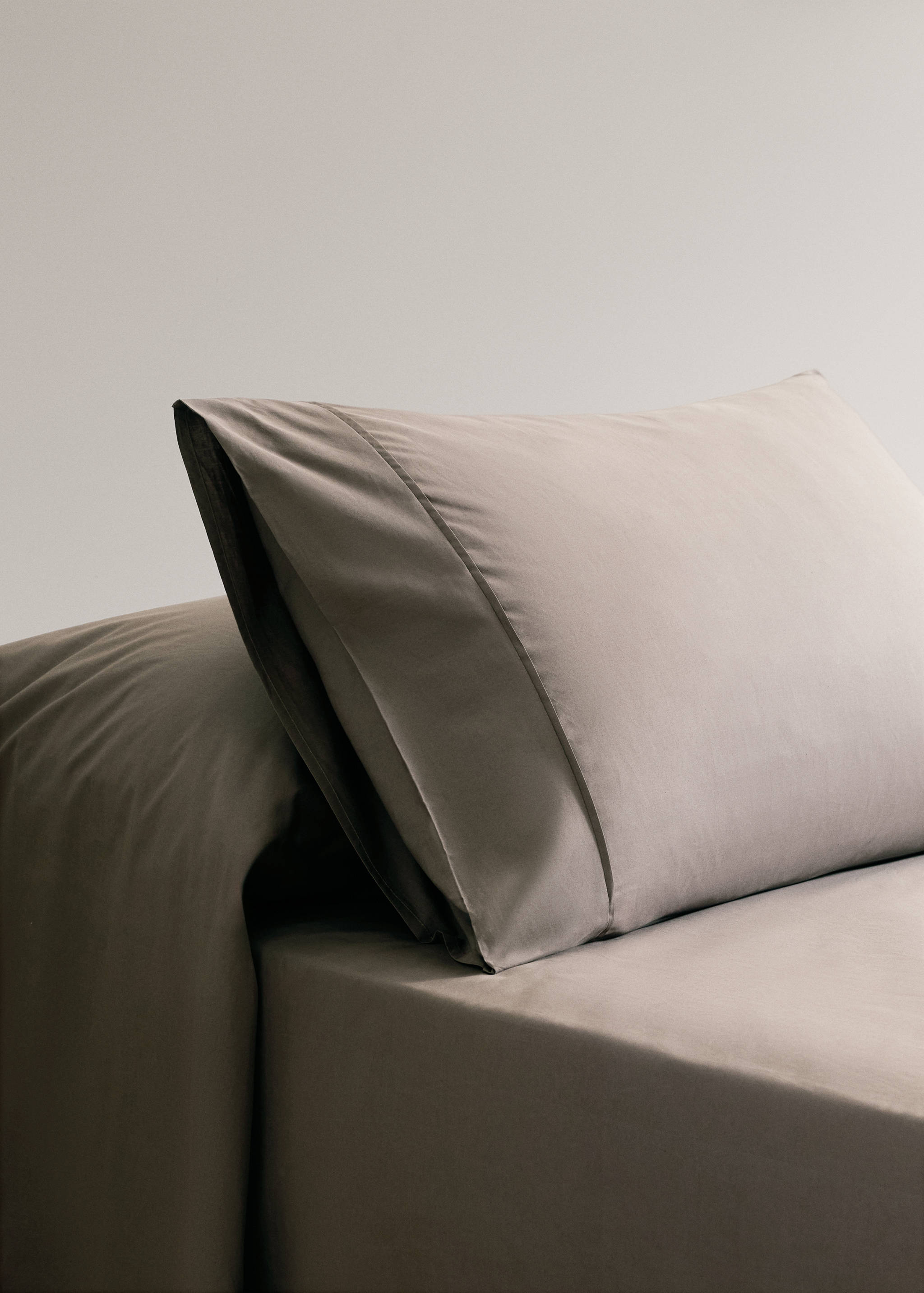 300-thread count cotton percale pillowcase, 45x110 cm - General plane