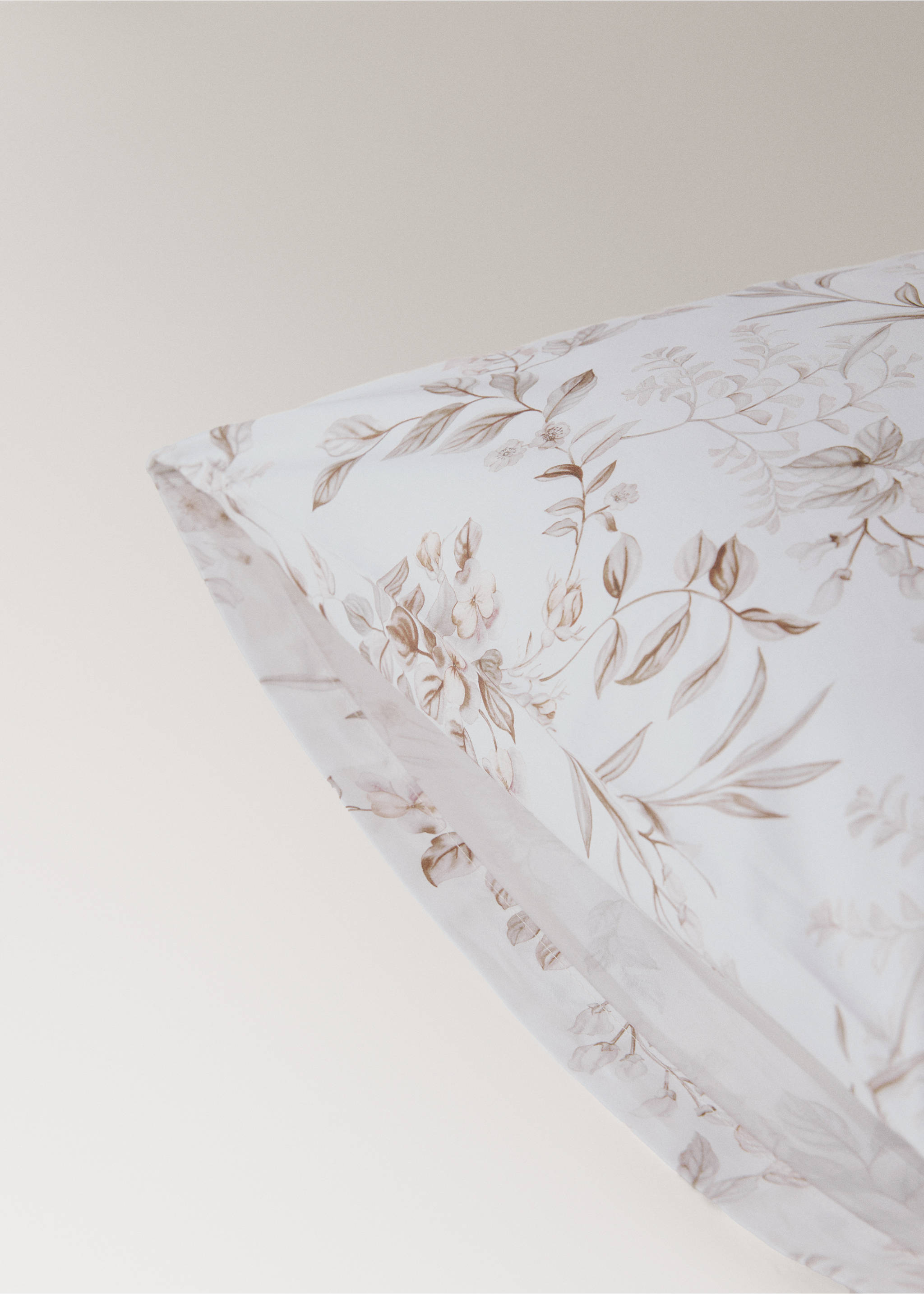 Dwie poszewki na poduszki z nadrukiem kwiatów ogrodowych 50x75 cm - Szczegóły artykułu 2, Brzoskwiniowy. Ref: 27012986-00.