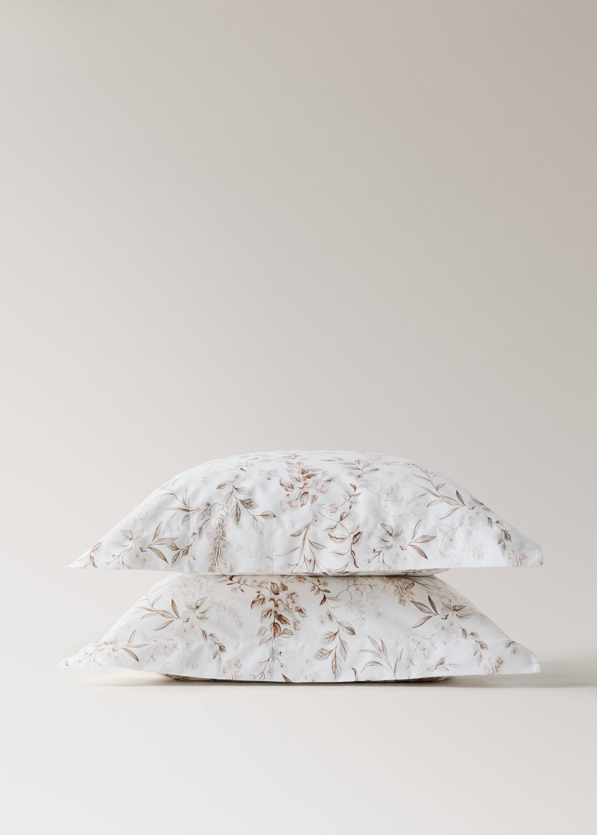 Two garden floral print pillow covers 60x60 cm - Details of the article 3