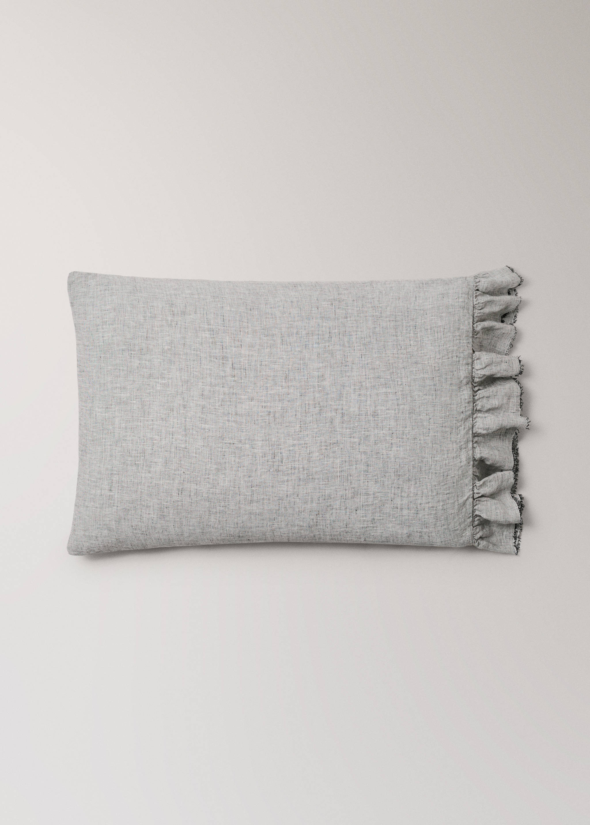 Linen pillowcase with ruffles 50X75 cm - Article without model