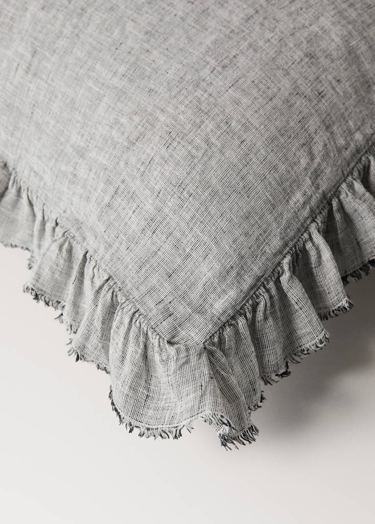 linen pillowcase with ruffles 60x60cm — Dark Heather Grey
