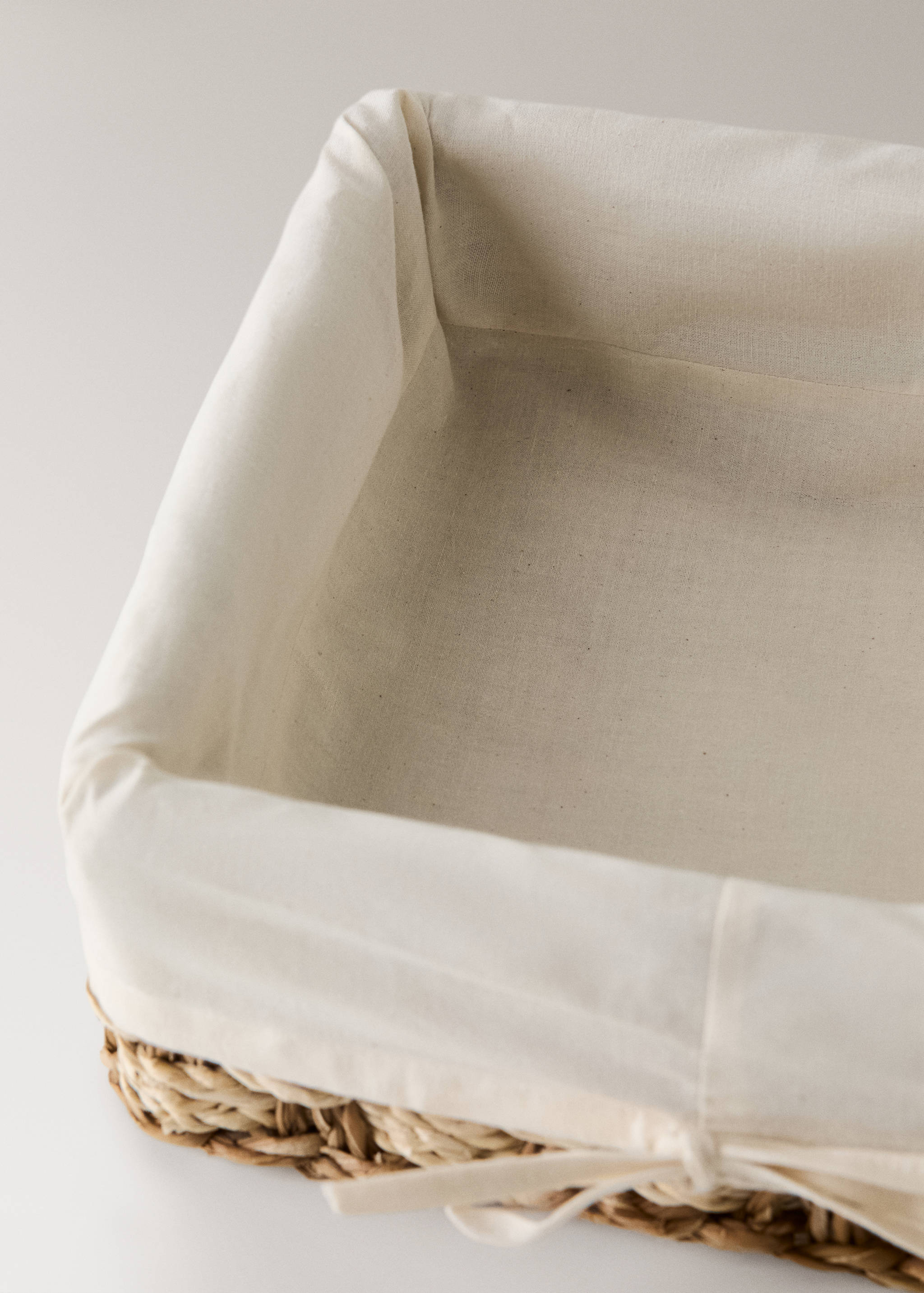 Small woven seagrass basket - Details of the article 1