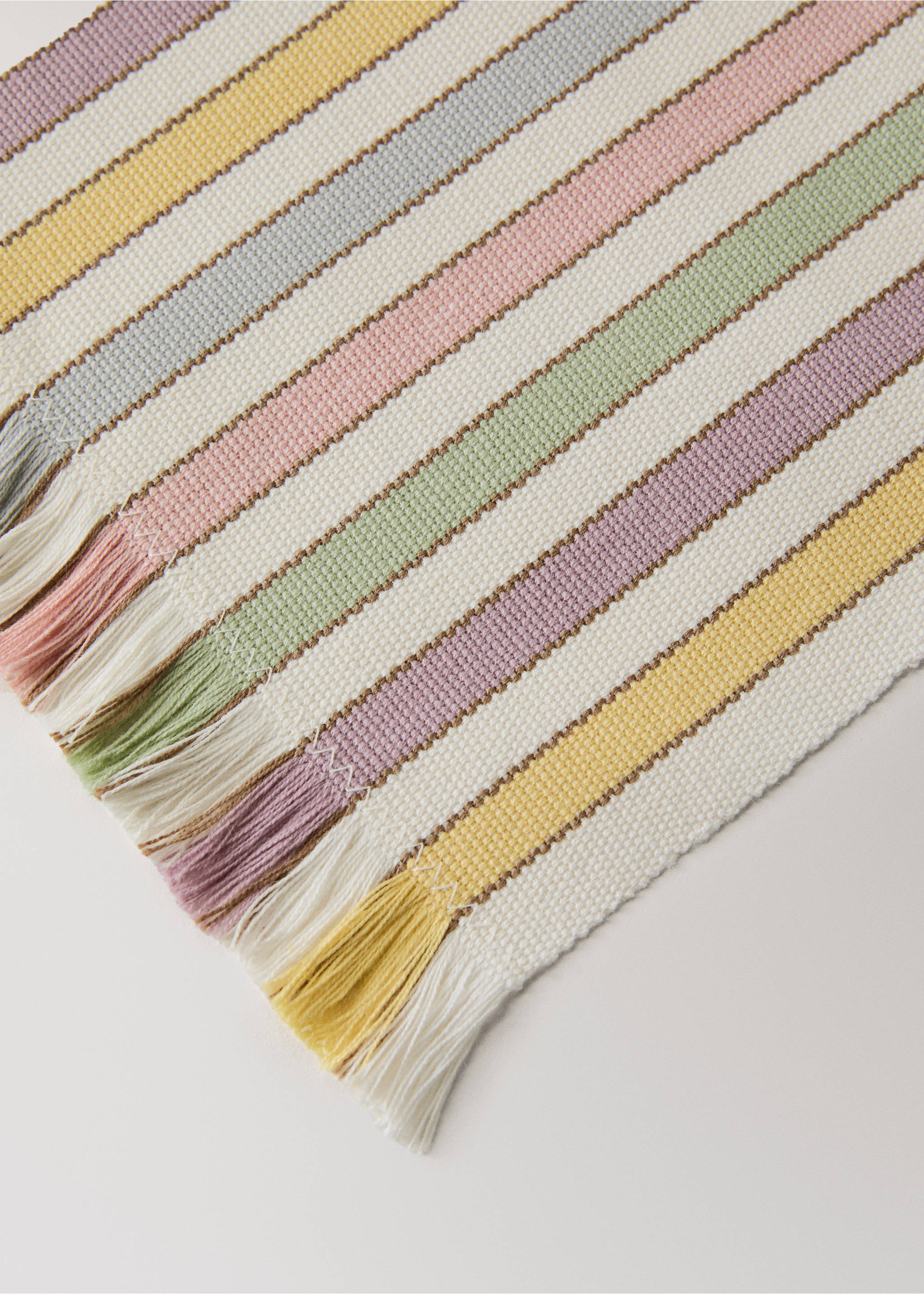 Yarn-dyed bicolour striped table mats - Details of the article 2, Yellow. Ref: 27013292-00.
