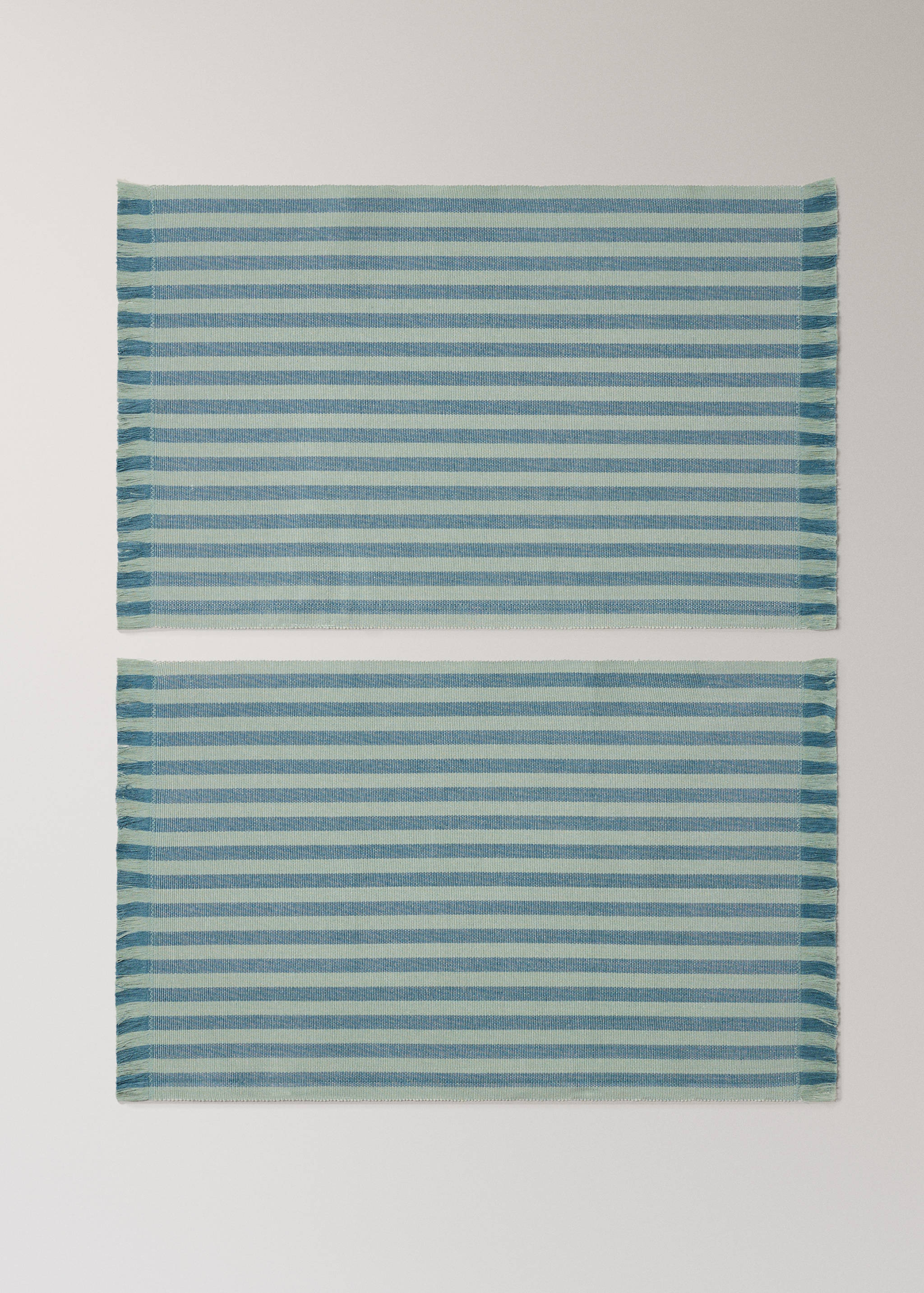 Yarn-dyed bicolour striped table mats - Article without model