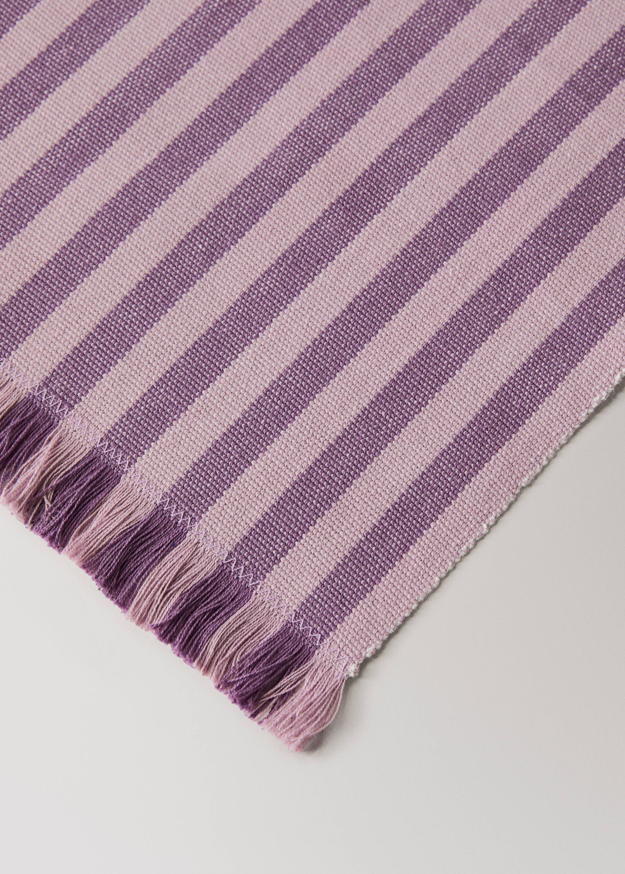 Yarn-dyed bicolour striped table mats - Details of the article 2