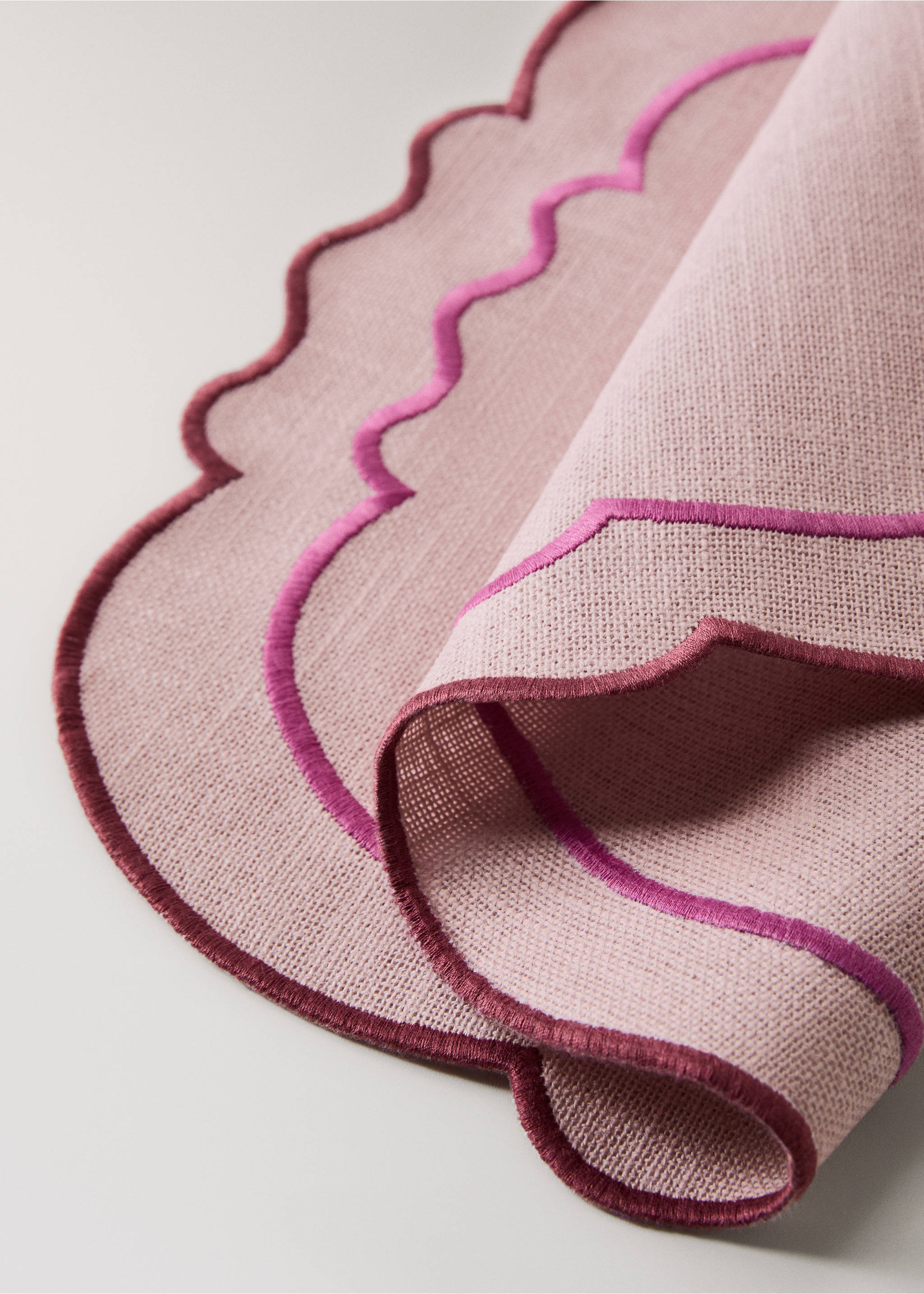 Resin cotton tablecloth waves - Details of the article 1, Pink. Ref: 27013295-00.