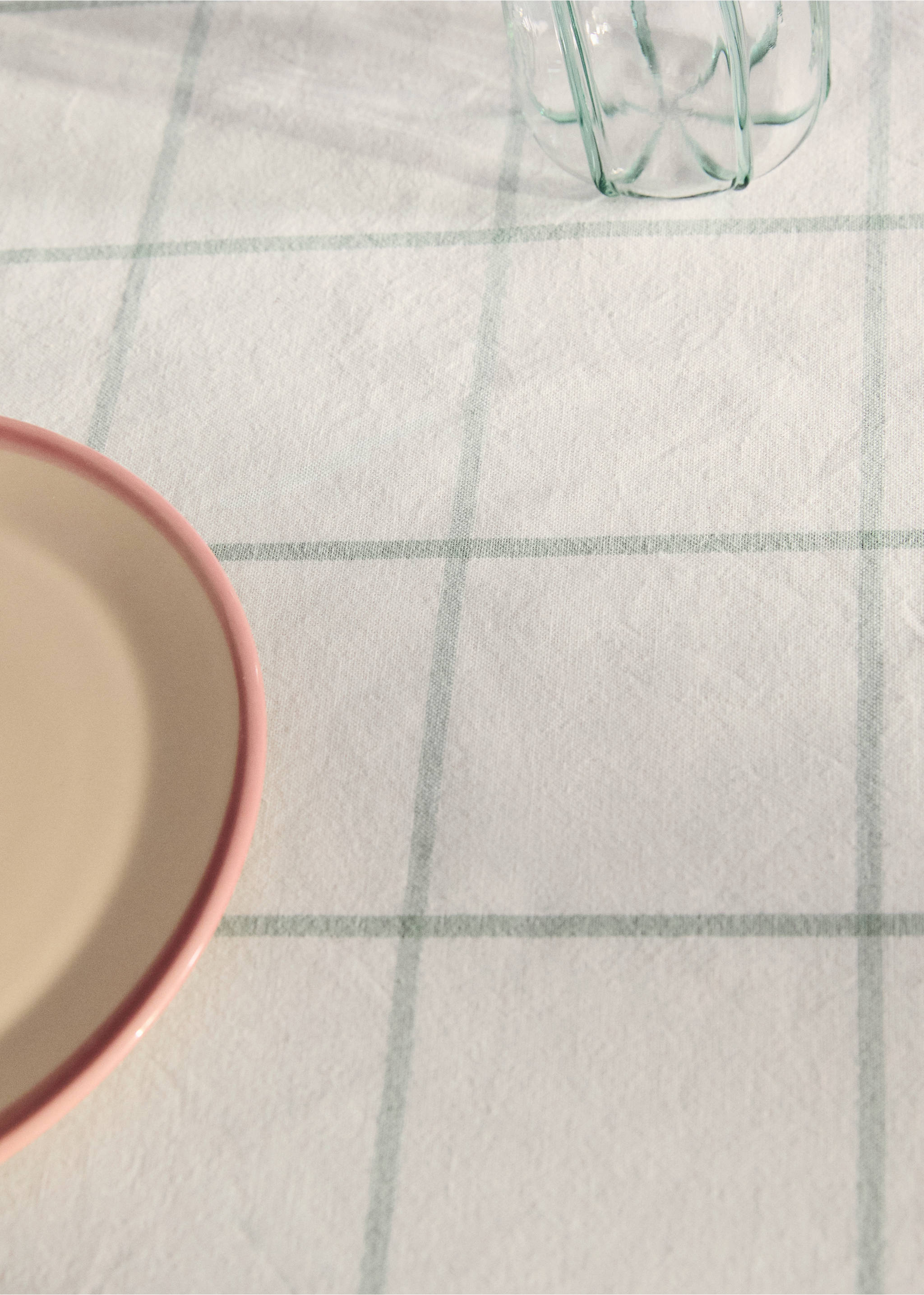 100% cotton tablecloth with contrasting stripes for 2 to 4 people - Details of the article 7, Mint Green. Ref: 27013297-00.