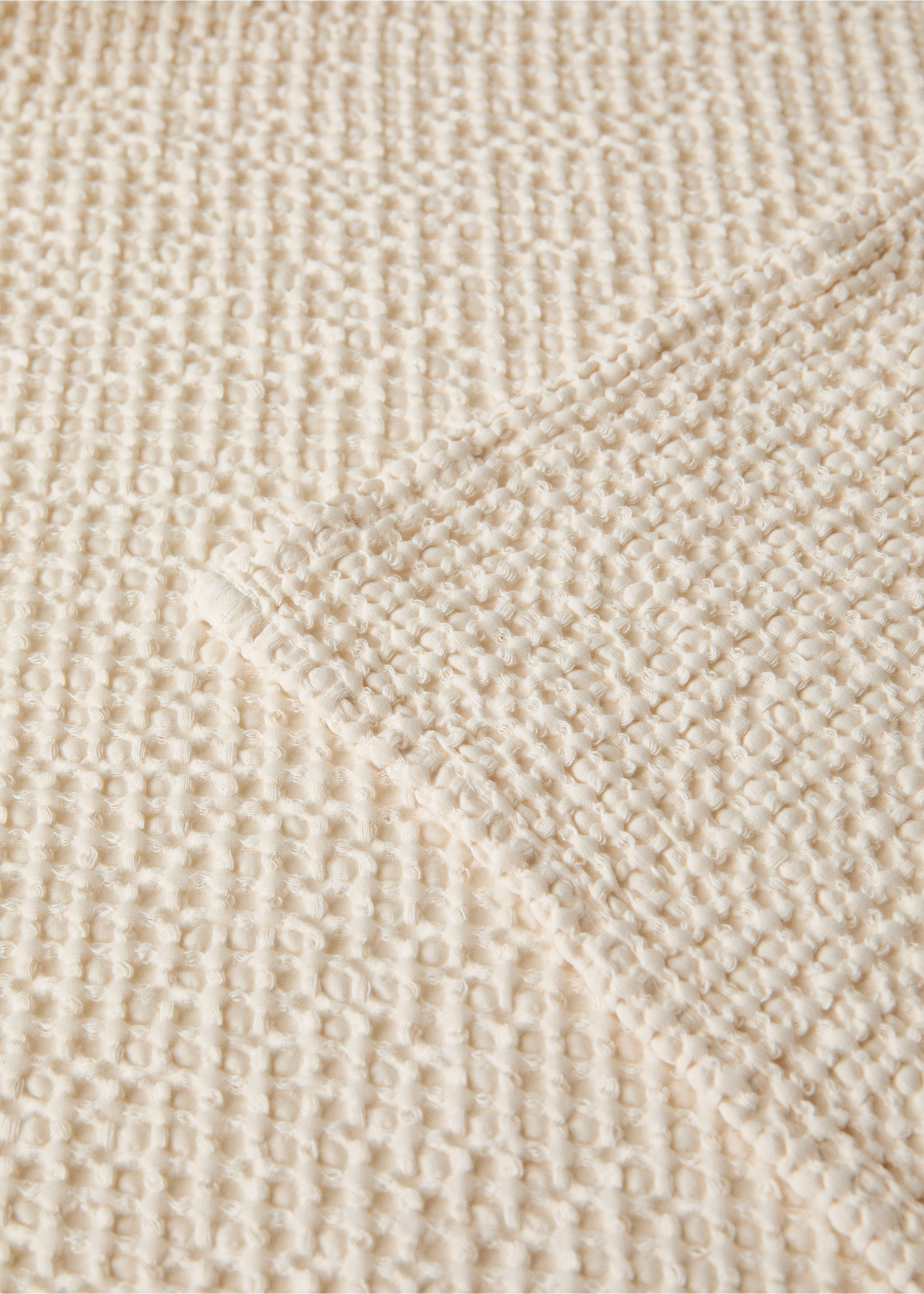 Garment-dyed waffle cotton bedspread for 130/150 cm bed - Details of the article 1, Ecru. Ref: 27013303-00.