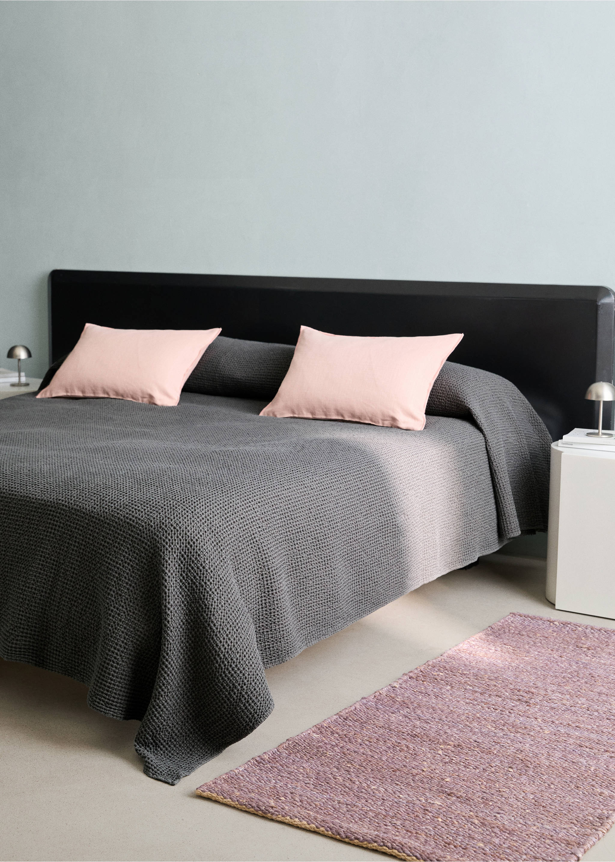Garment-dyed waffle cotton bedspread for 130/150 cm bed - General plane, Grey. Ref: 27013303-00.