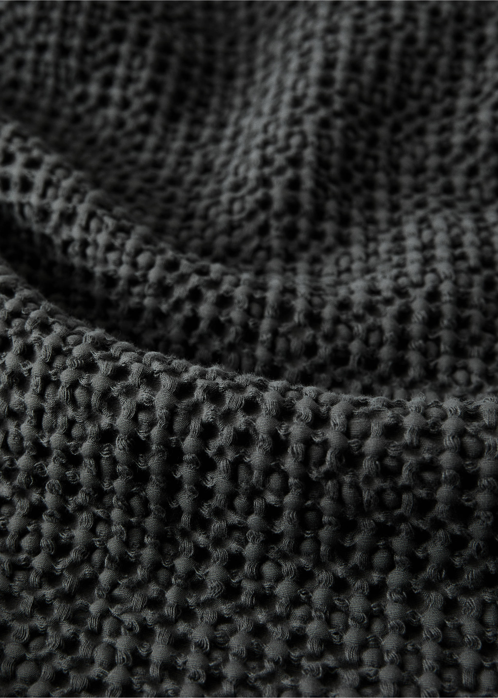 Garment-dyed waffle cotton bedspread for 130/150 cm bed - Details of the article 2, Grey. Ref: 27013303-00.