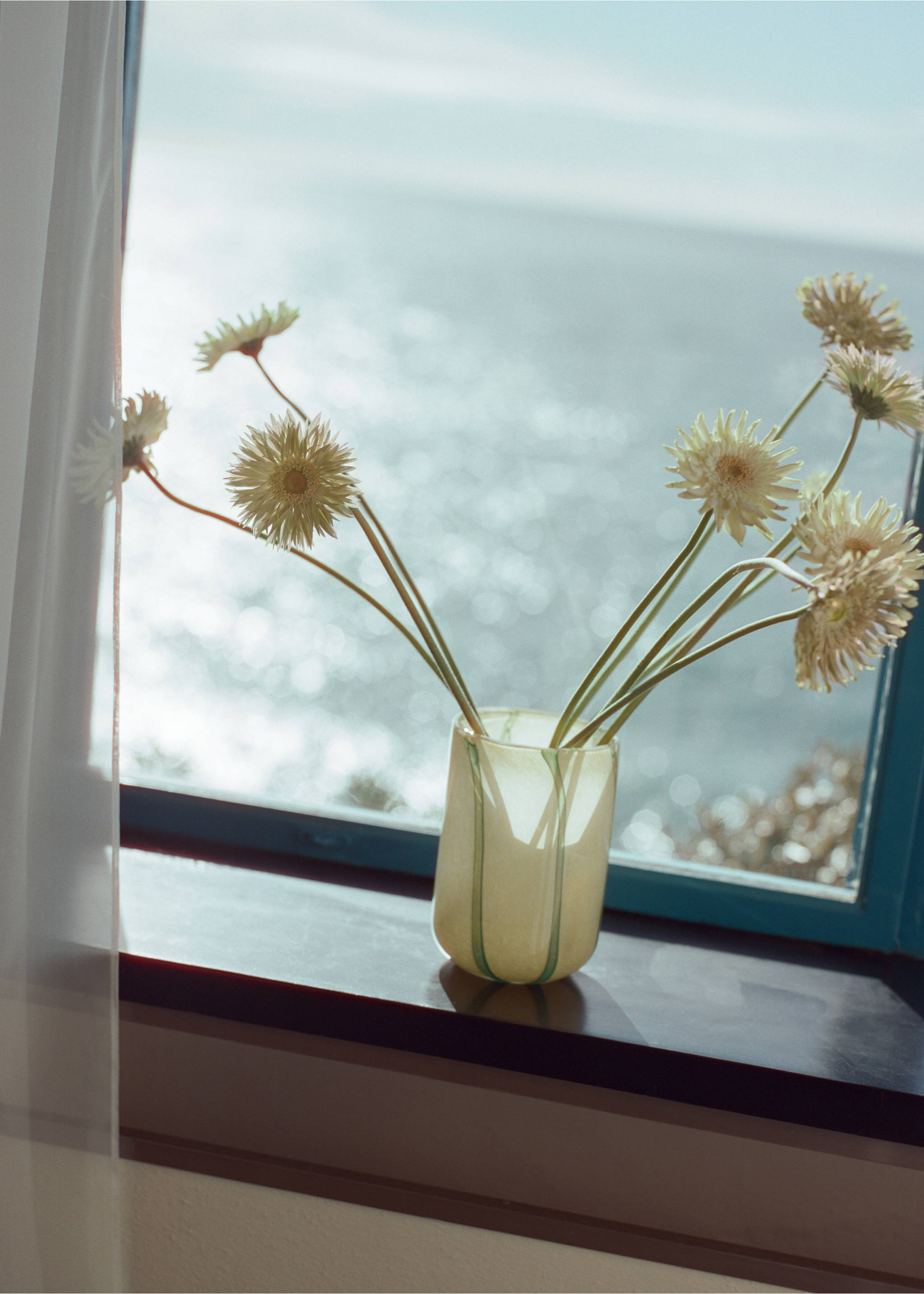 Gerro vidre línies color mitjà - Detall de l'article 6, Groc pastel. Ref: 27013309-00.