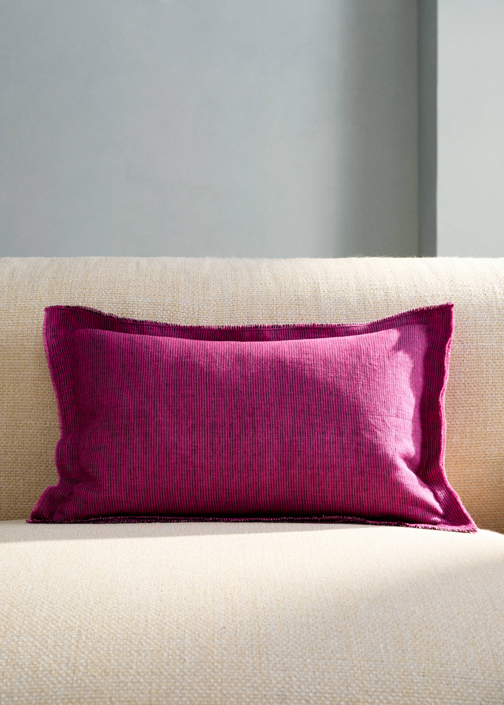Linen cushion cover with topstitch finish 30x50 cm - General plane