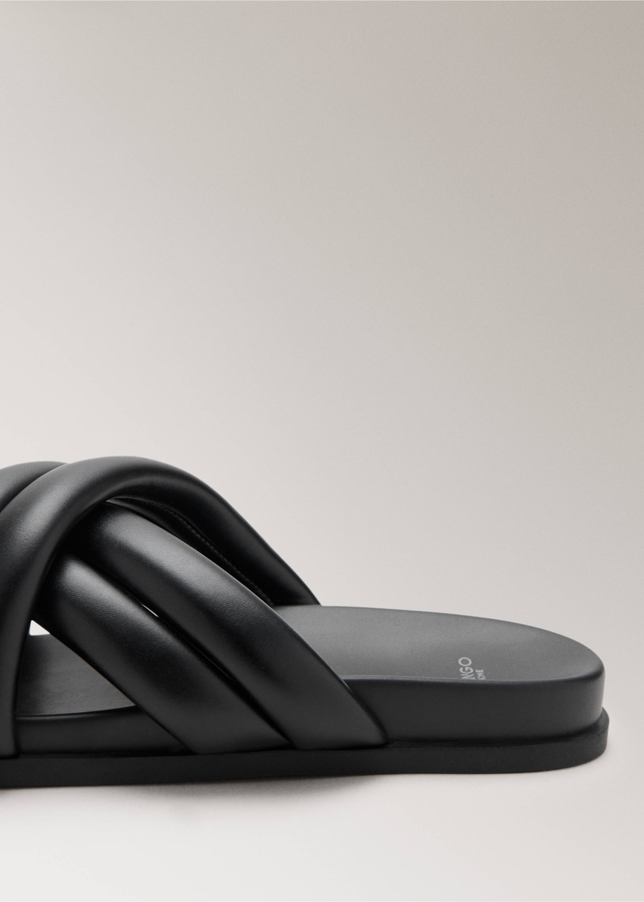 Padded cross-strap leather sandal - Details of the article 1, Black. Ref: 27013320-00.