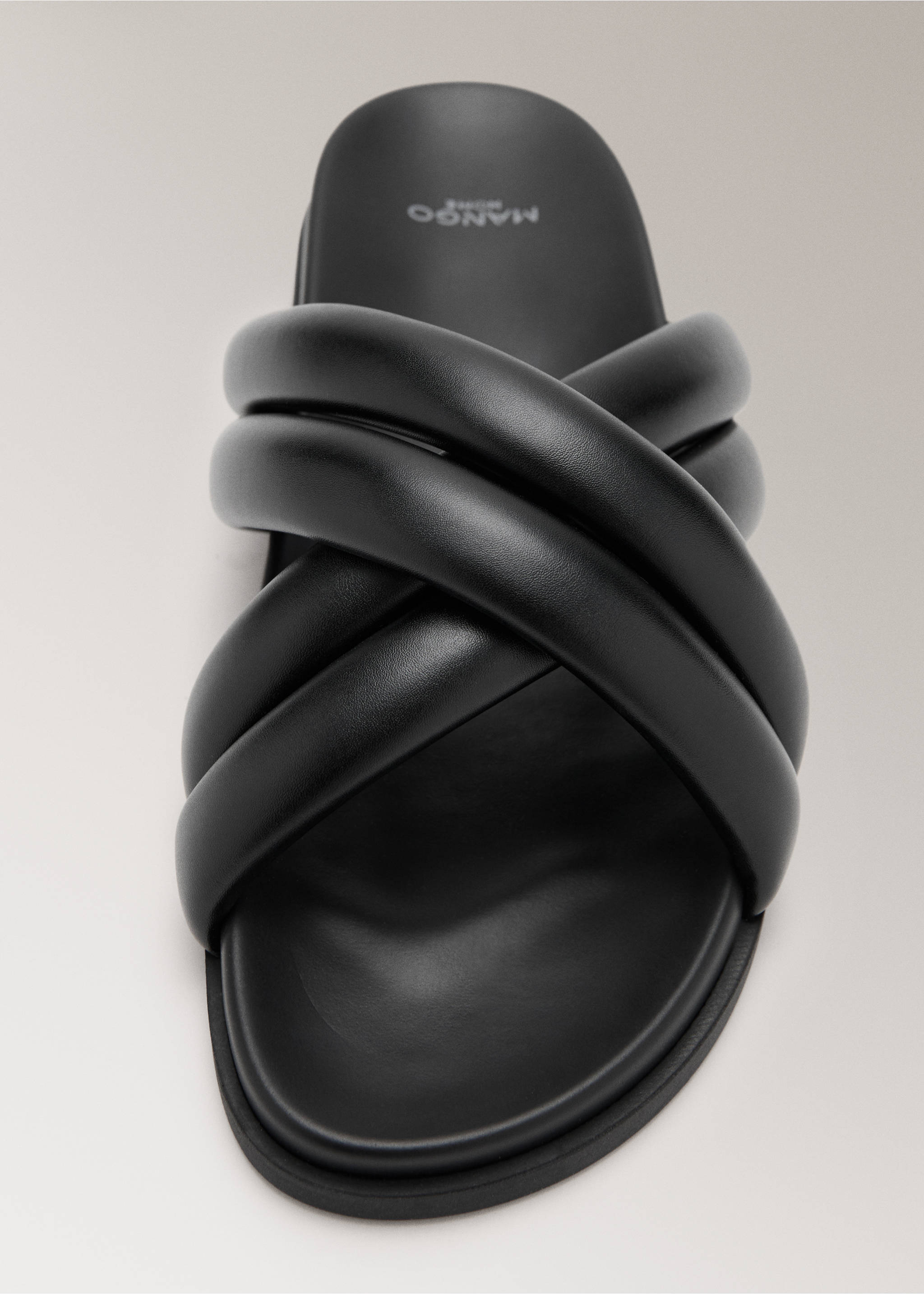 Padded cross-strap leather sandal - Details of the article 2, Black. Ref: 27013320-00.