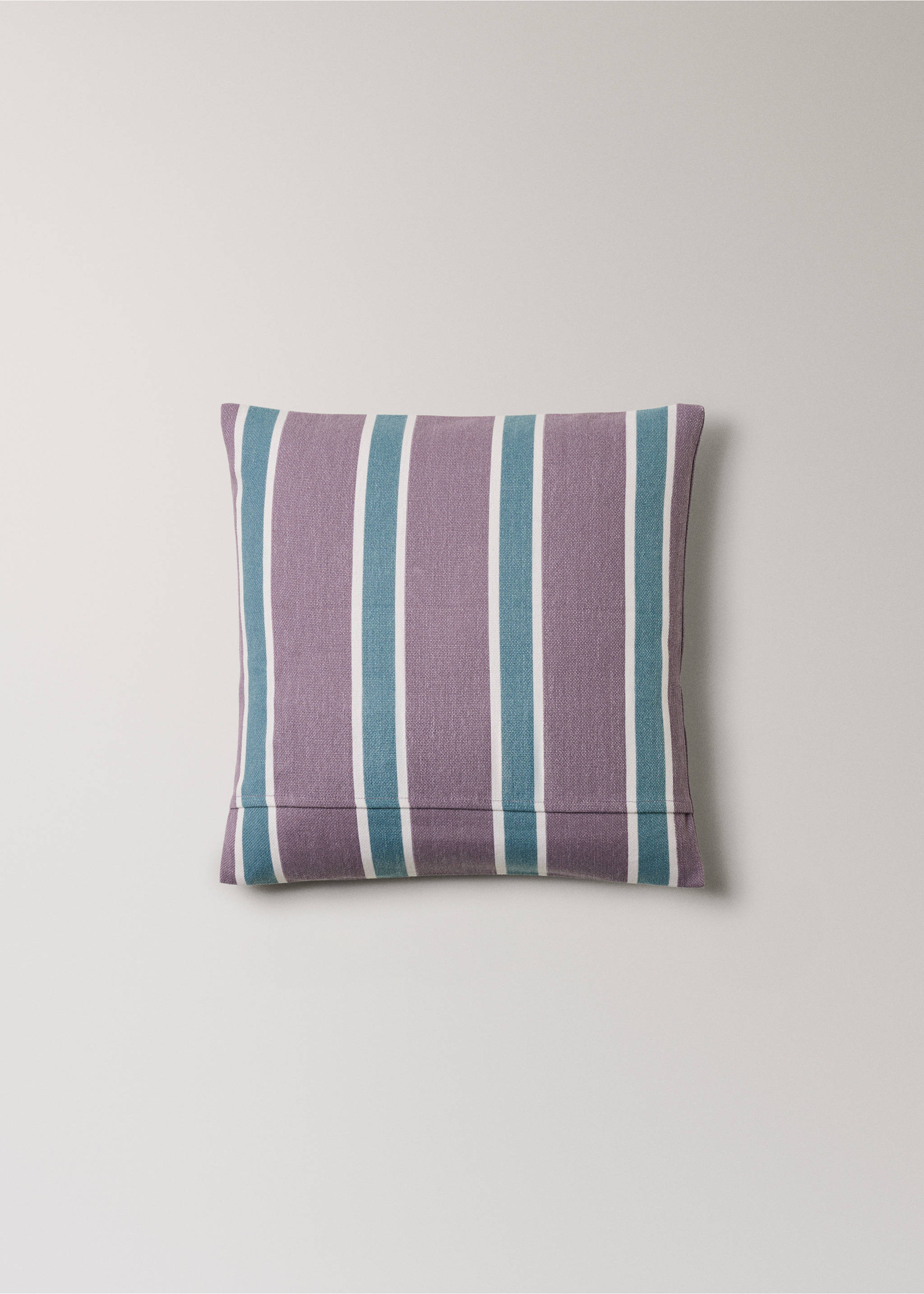 Cotton cushion cover with printed stripes 45x45 cm - Details of the article 4, Blackberry. Ref: 27013321-00.