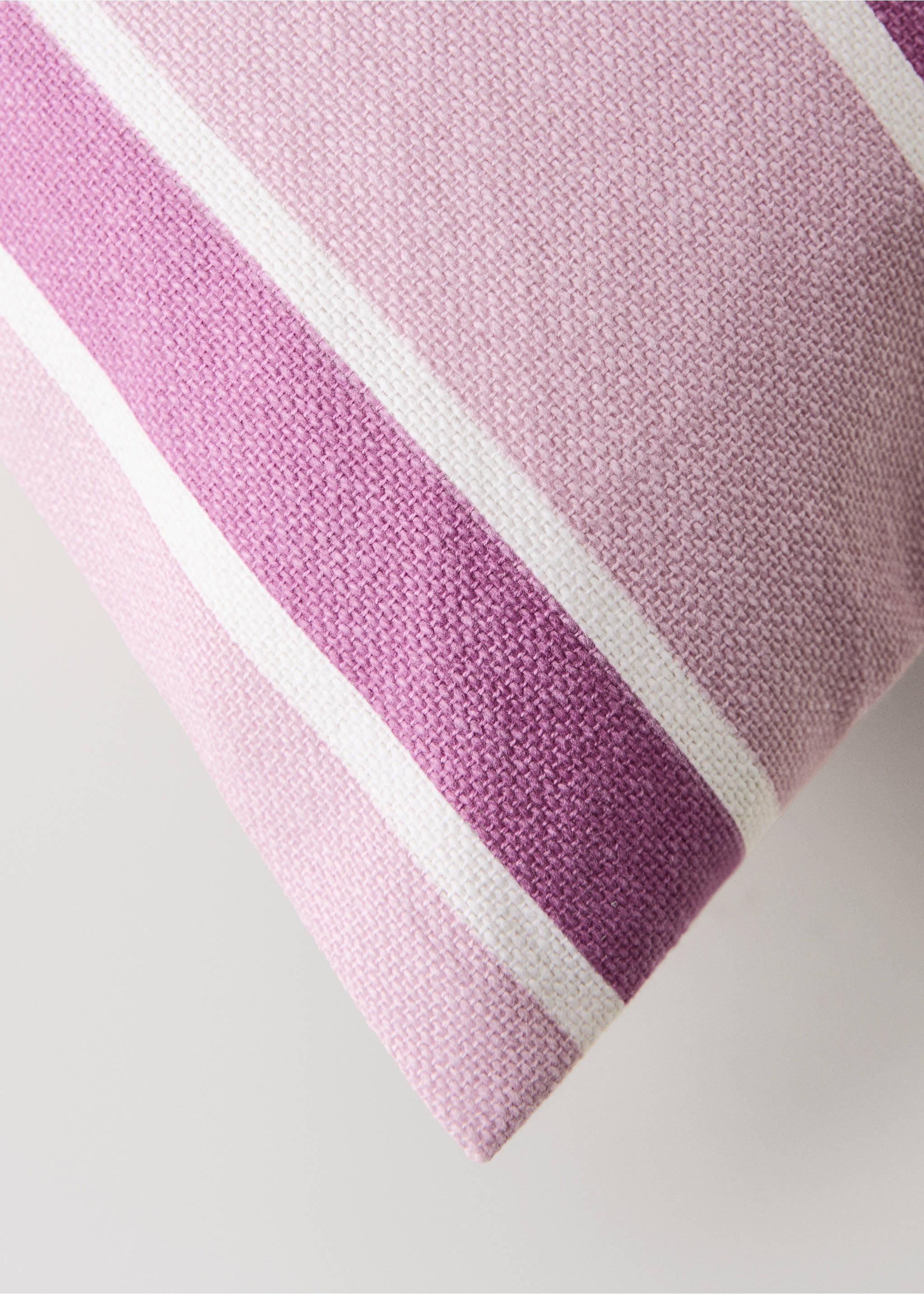 Baumwoll-Kissenhülle mit Streifenmuster 45 x 45 cm - Detail des Artikels 3, Pastellrosa. Ref: 27013321-00.