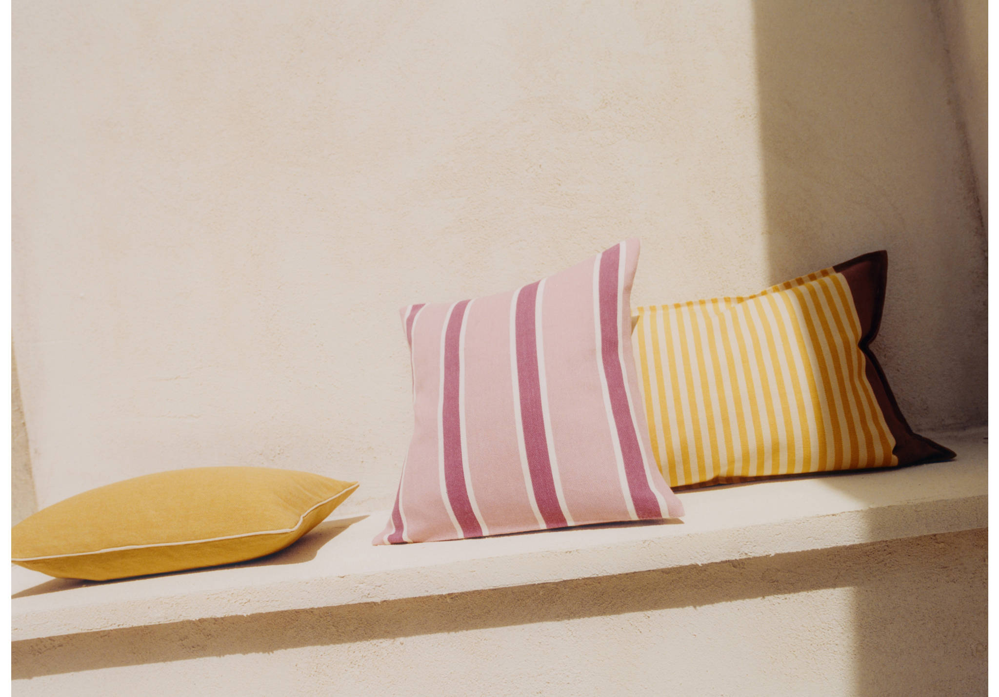 Baumwoll-Kissenhülle mit Streifenmuster 45 x 45 cm - Panoramaansicht