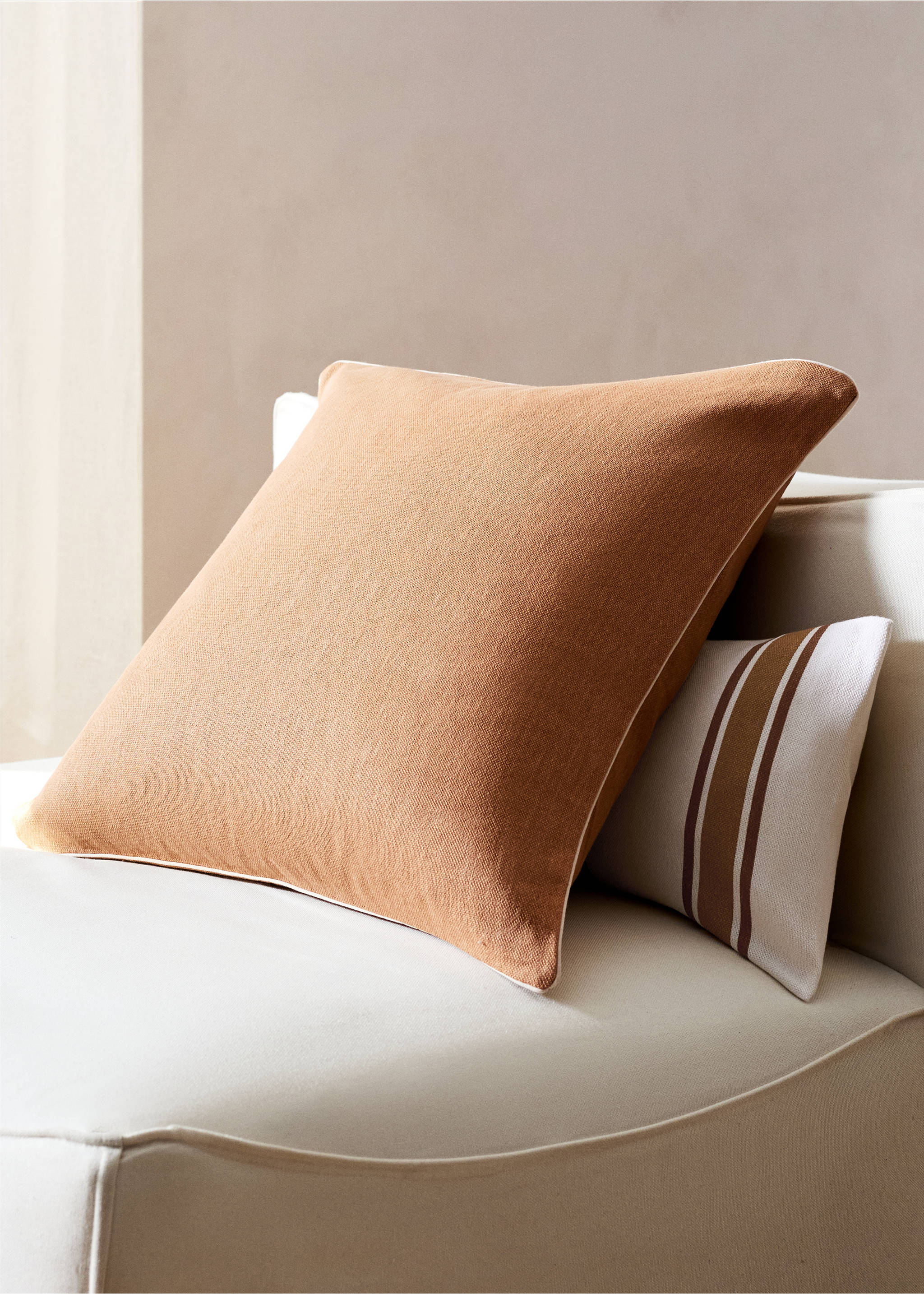 Cotton cushion cover with structure 60 x 60 cm - General plane, Russet. Ref: 27013324-00.