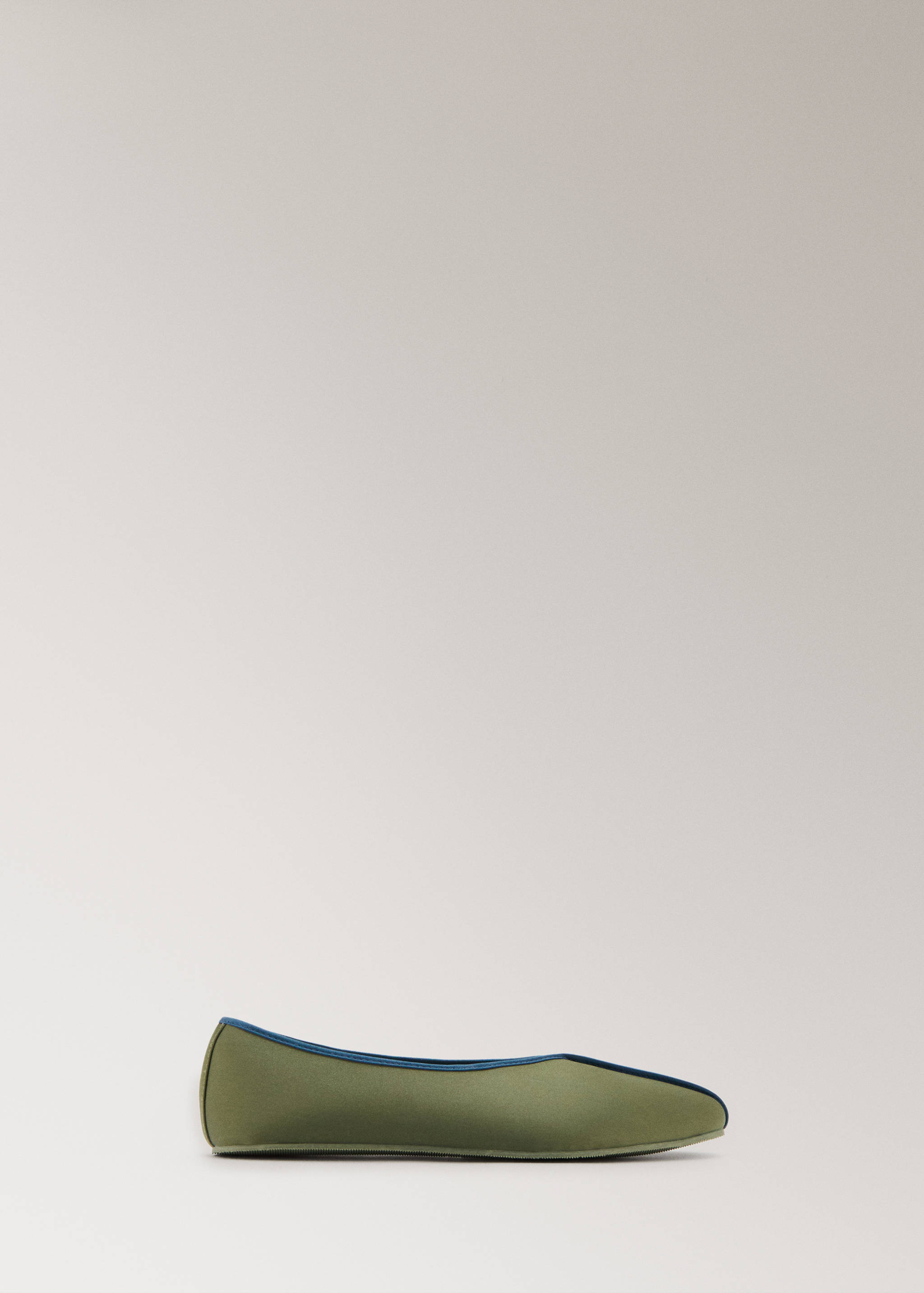 Satin ballet flats with contrast piping - Article without model