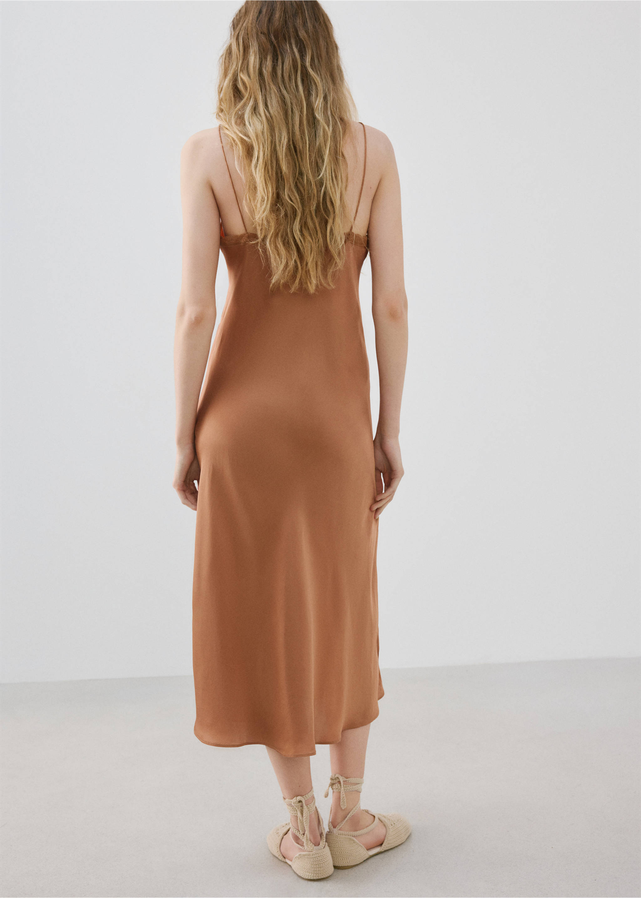 رباط أحزمة ساتان - الجهة الخلفية للمنتج, نحاسي. Ref: 27013331-00.