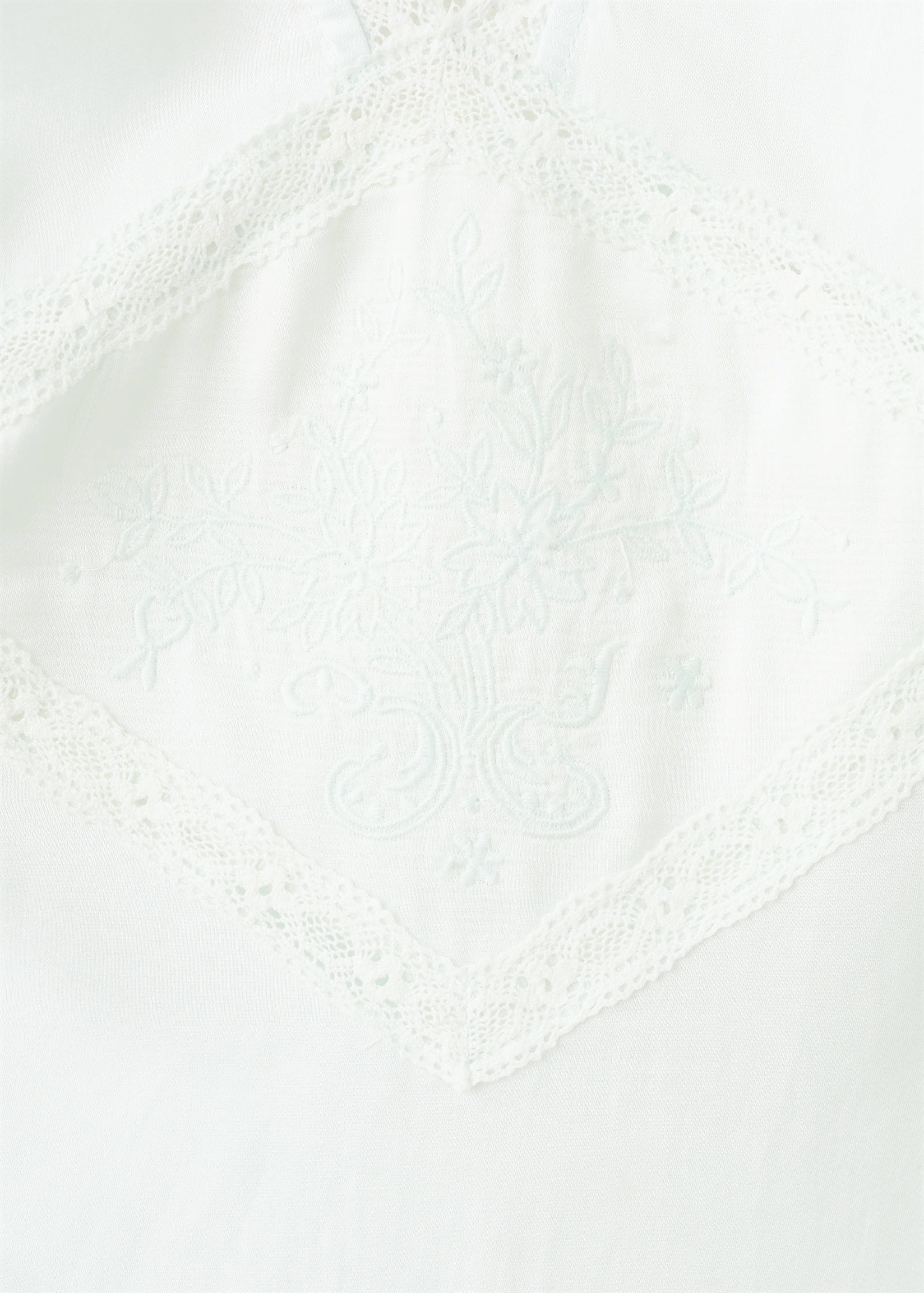 Lace detail nightgown - Details of the article 8