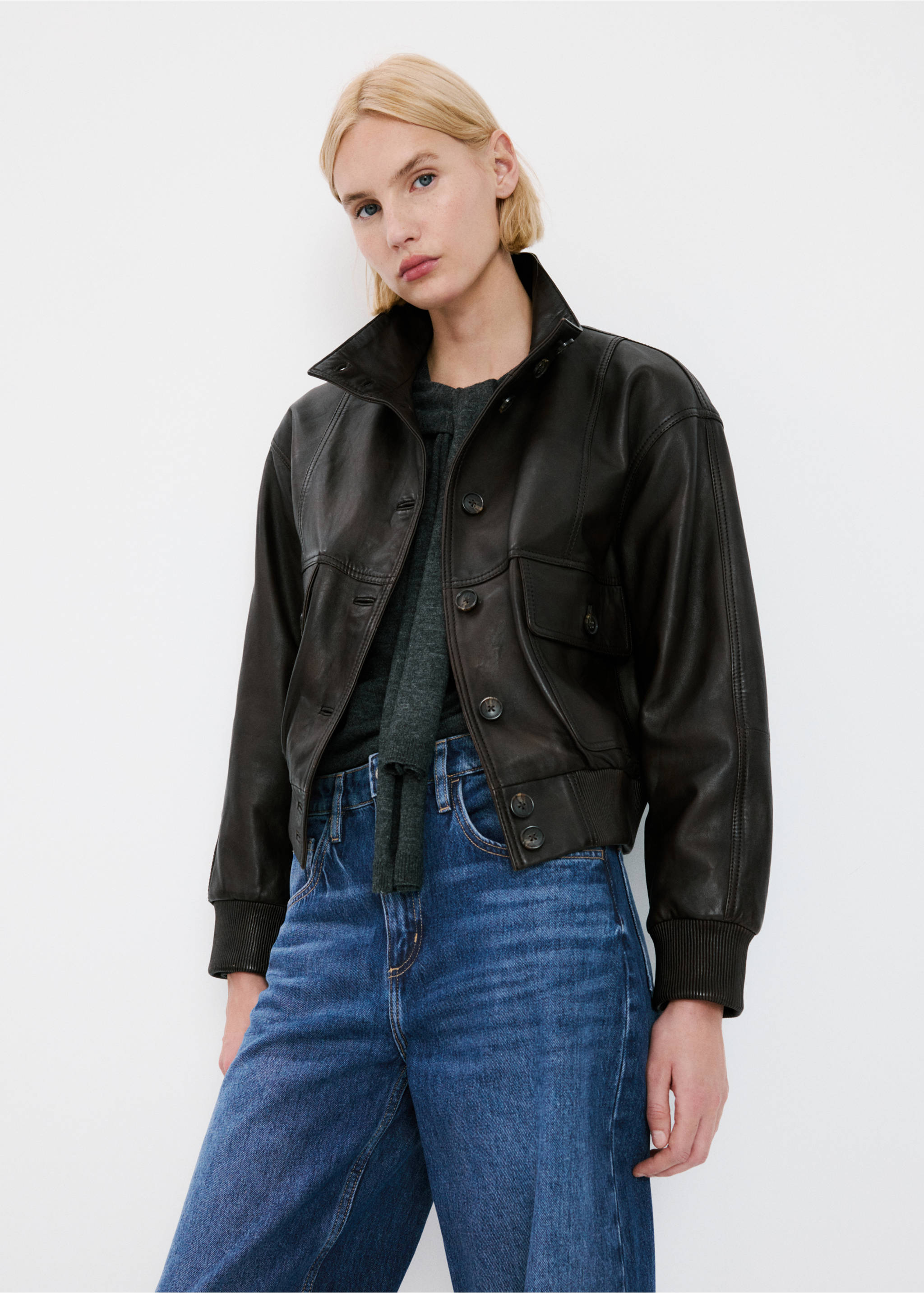 High-waisted barrel jeans - Details of the article 1, Dark Blue. Ref: 27013339-00.