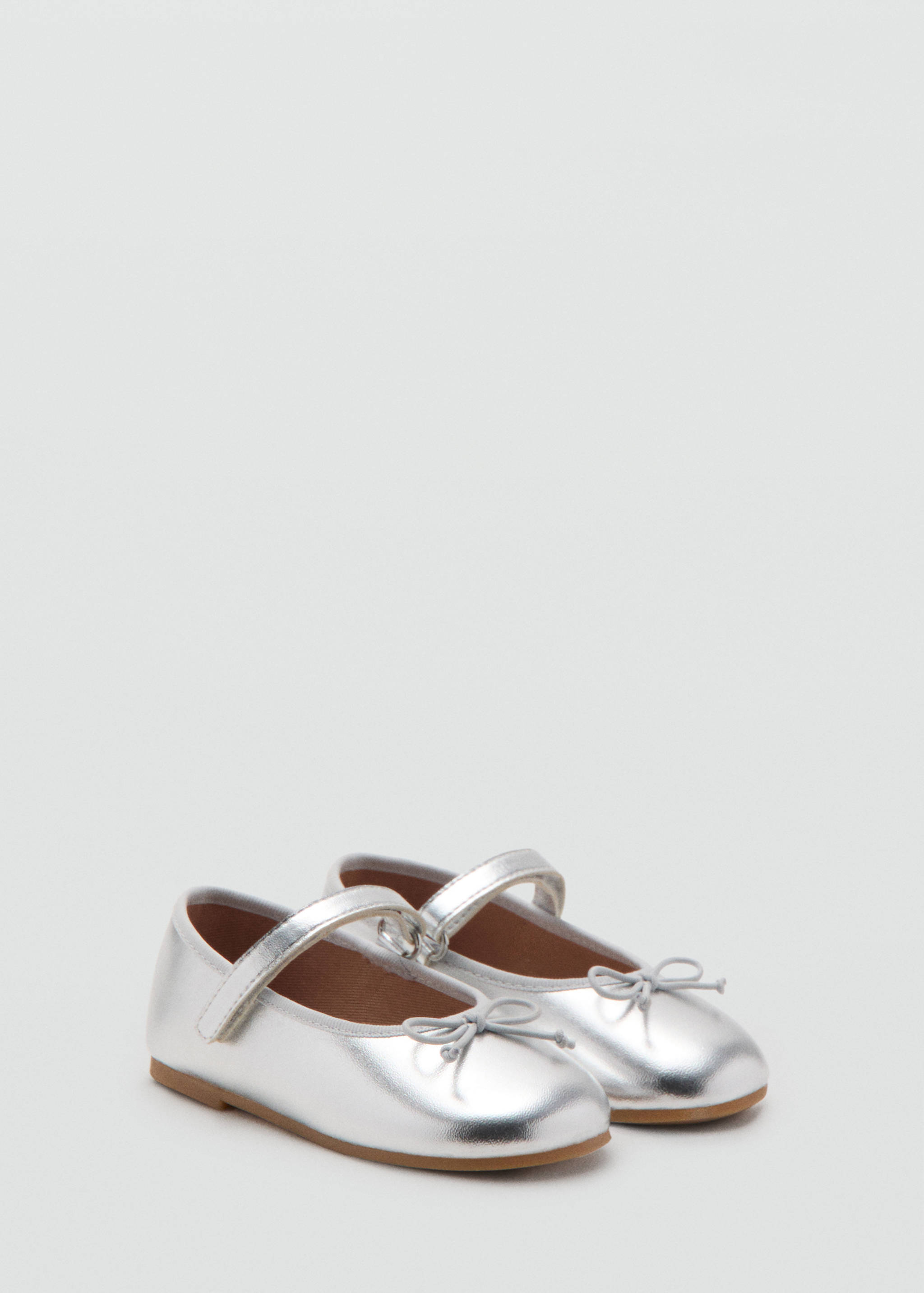 Bailarina metalizada lazo - Plano medio