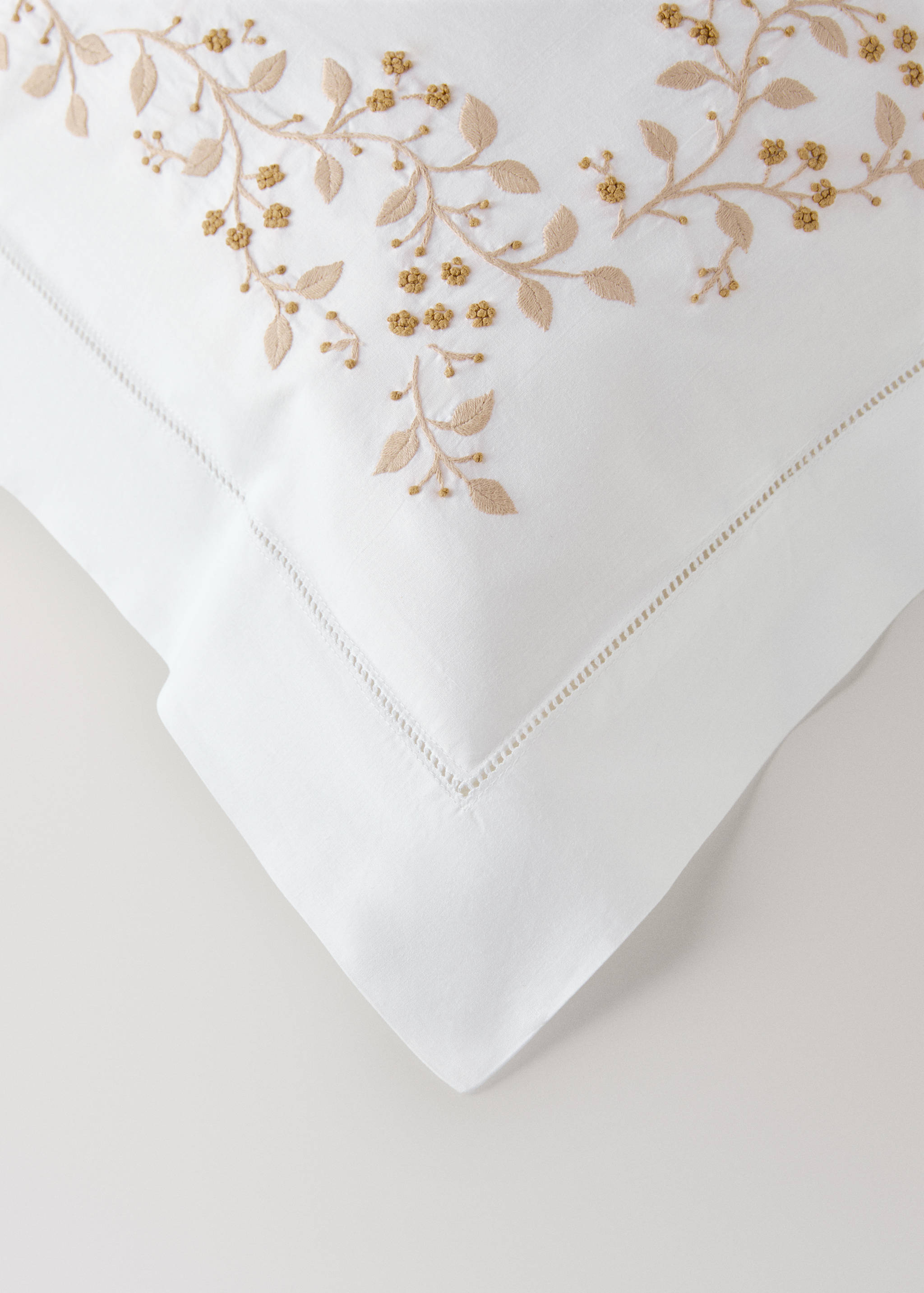 Deux taies d'oreiller percale de coton broderie fleur 60x60 cm - Détail de l'article 2
