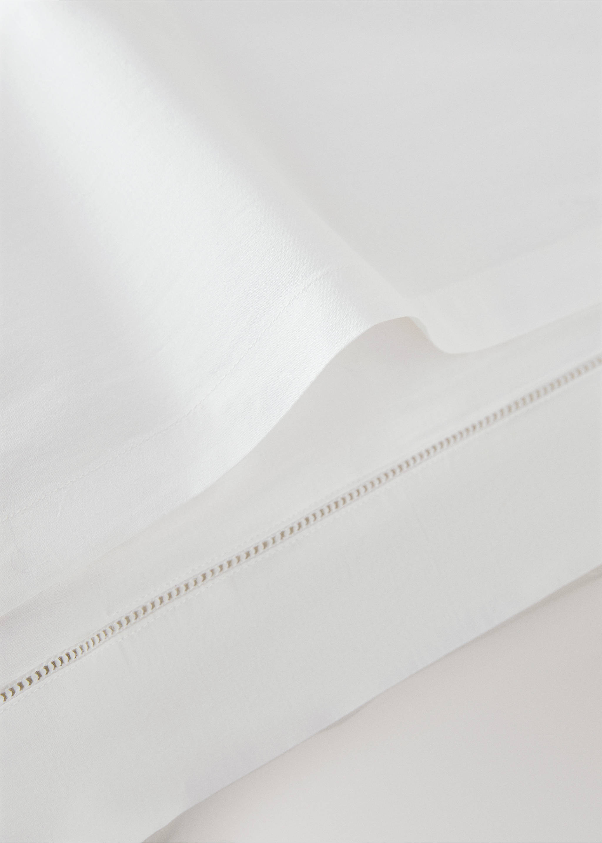 Deux taies d'oreiller percale de coton broderie fleur 60x60 cm - Détail de l'article 3, Orange pastel. Ref: 27013722-00.