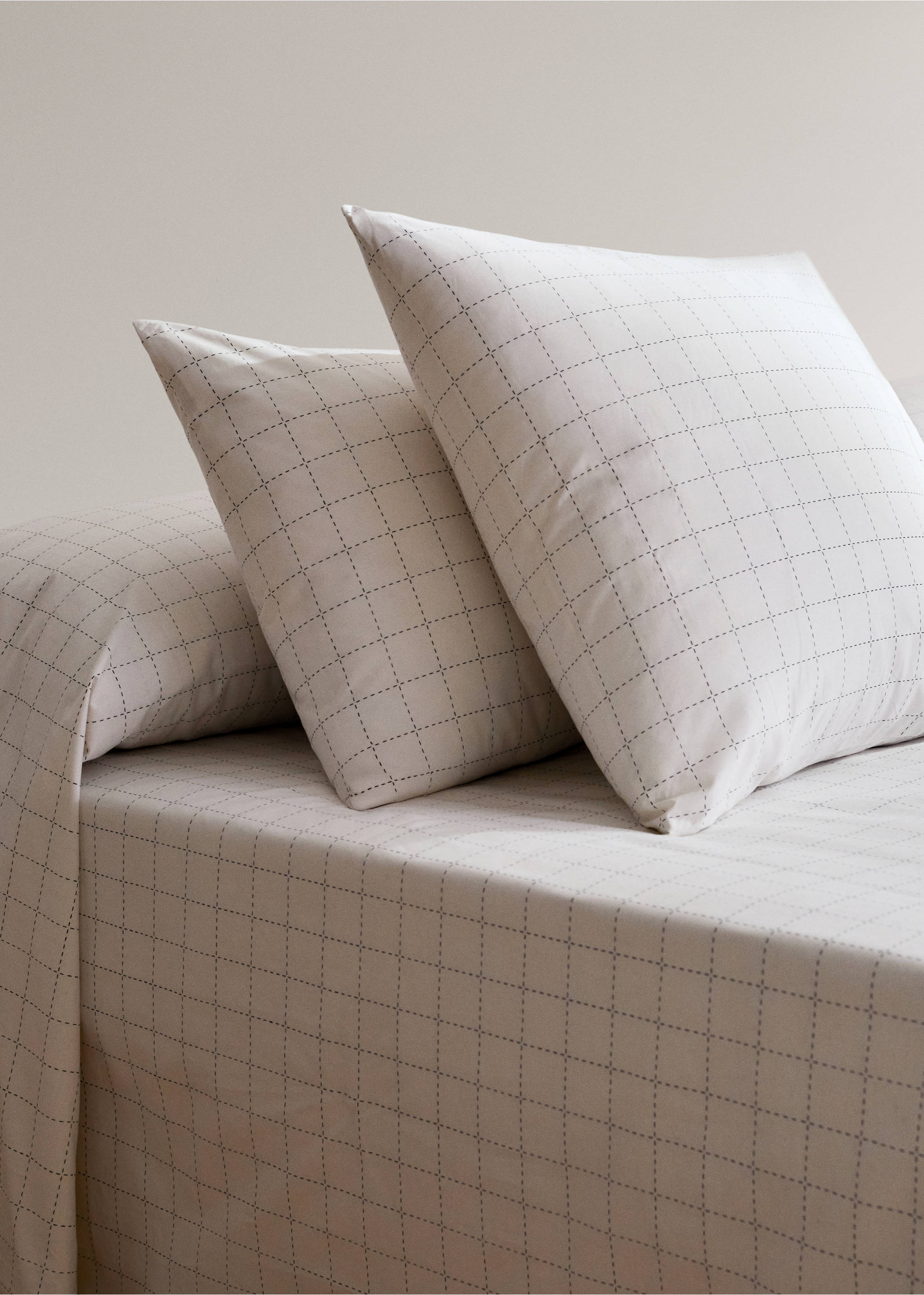 Two quilted percale cotton check pillowcases 60x60 cm - General plane, Off White. Ref: 27013728-00.