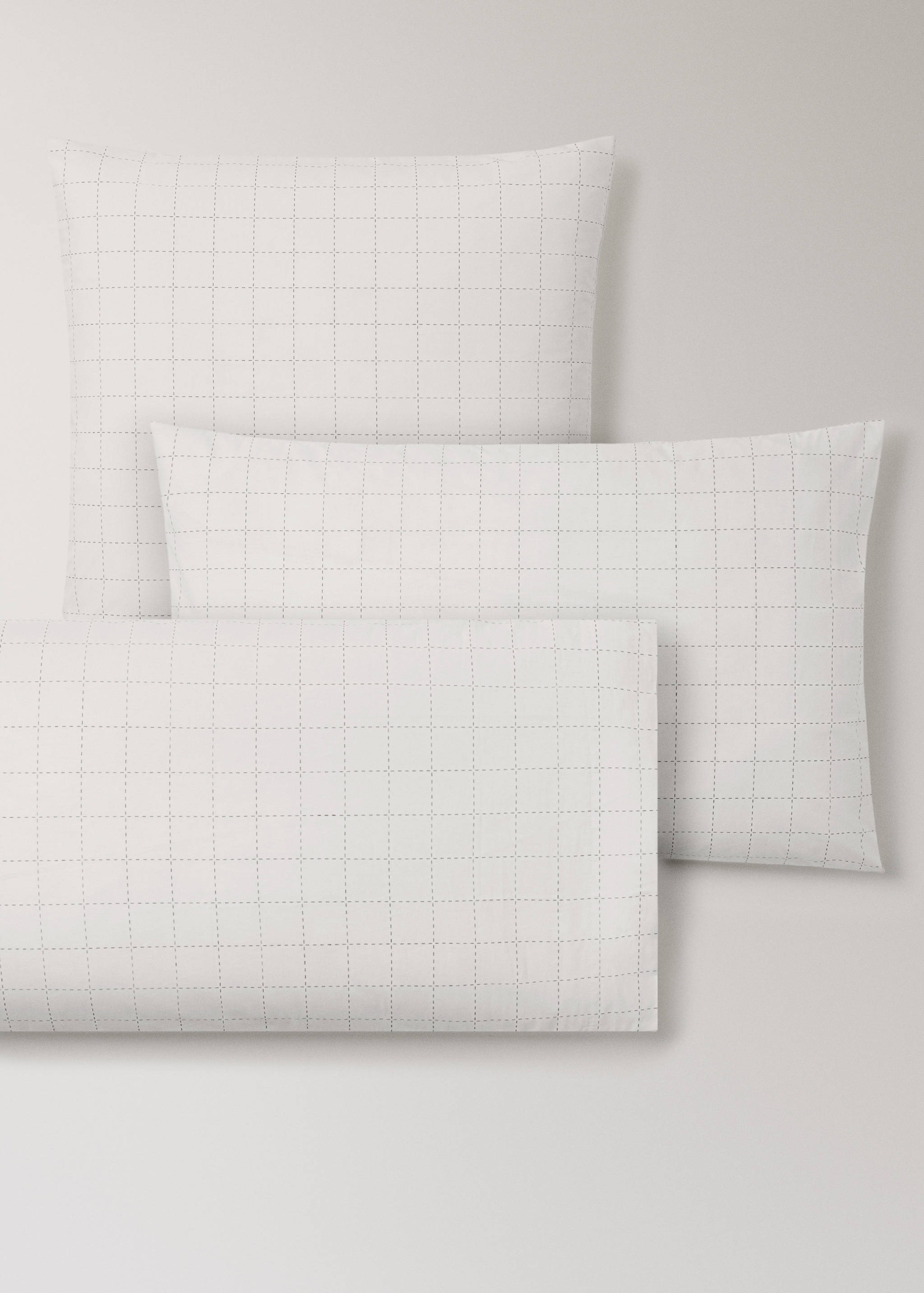 Two quilted percale cotton check pillowcases 60x60 cm - Details of the article 4