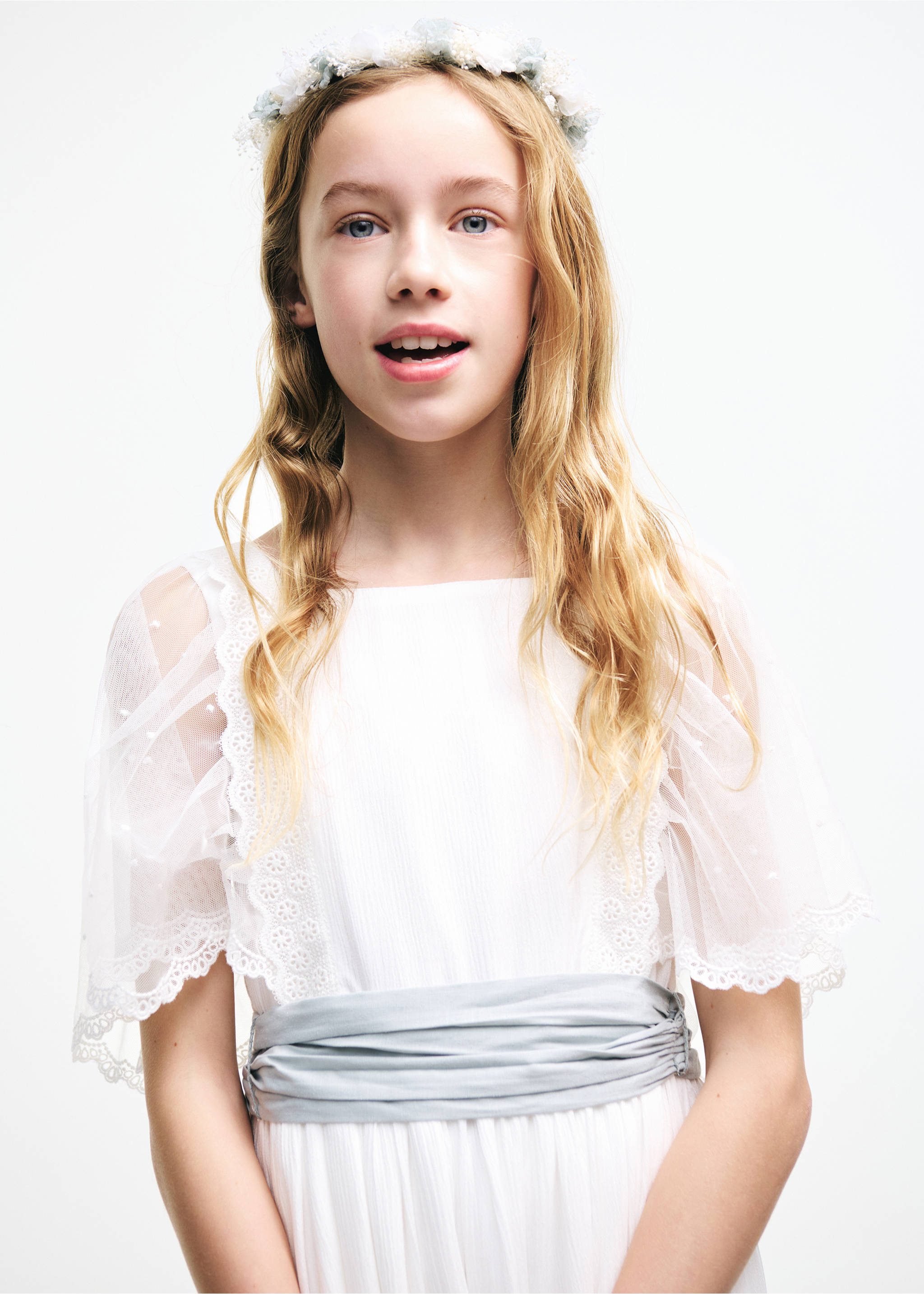 Long dress with bow - Details of the article 5, White. Ref: 27013738-01.