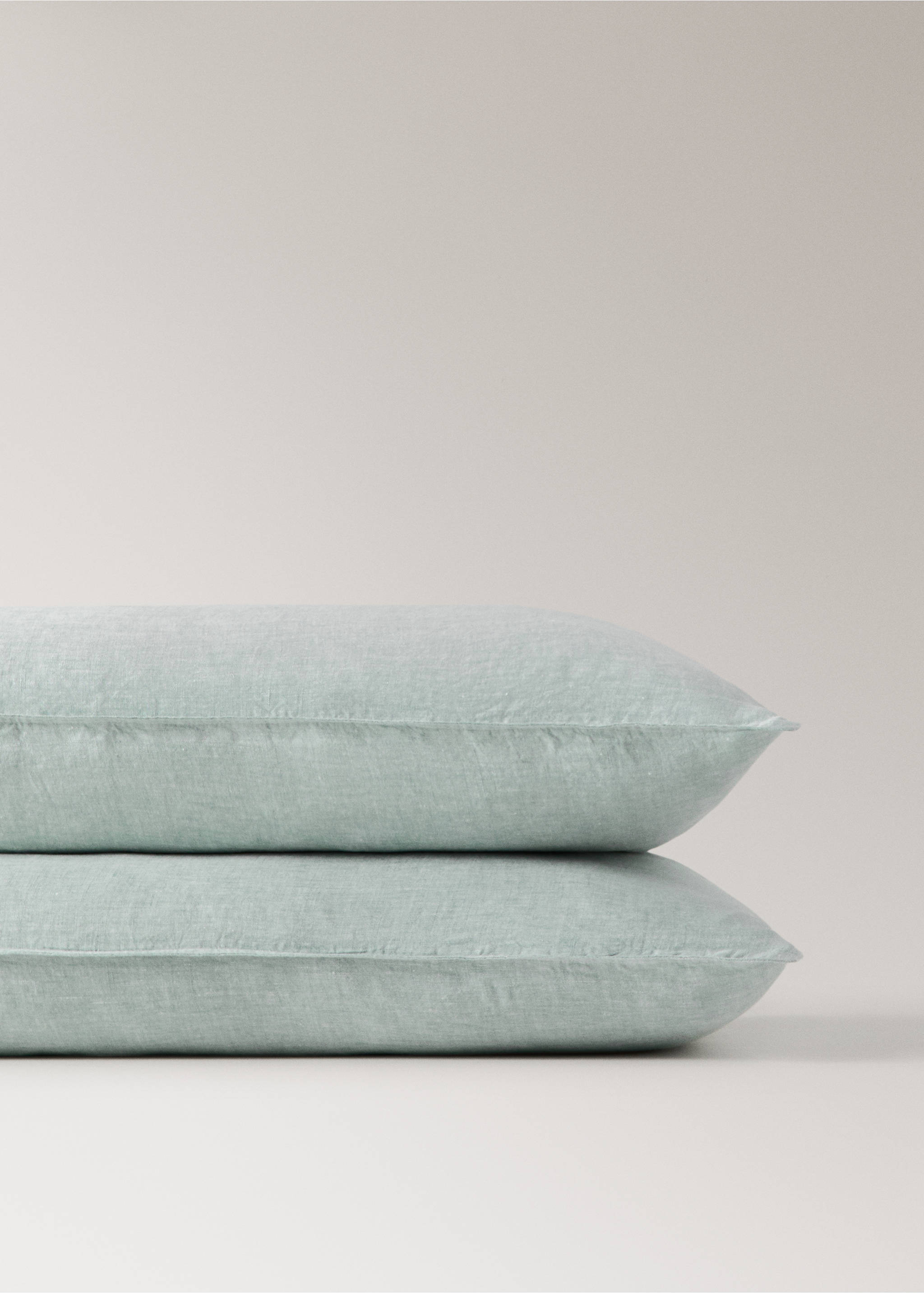 100% melange linen pillowcase 50x75cm - Details of the article 3, Pastel Green. Ref: 27013740-00.