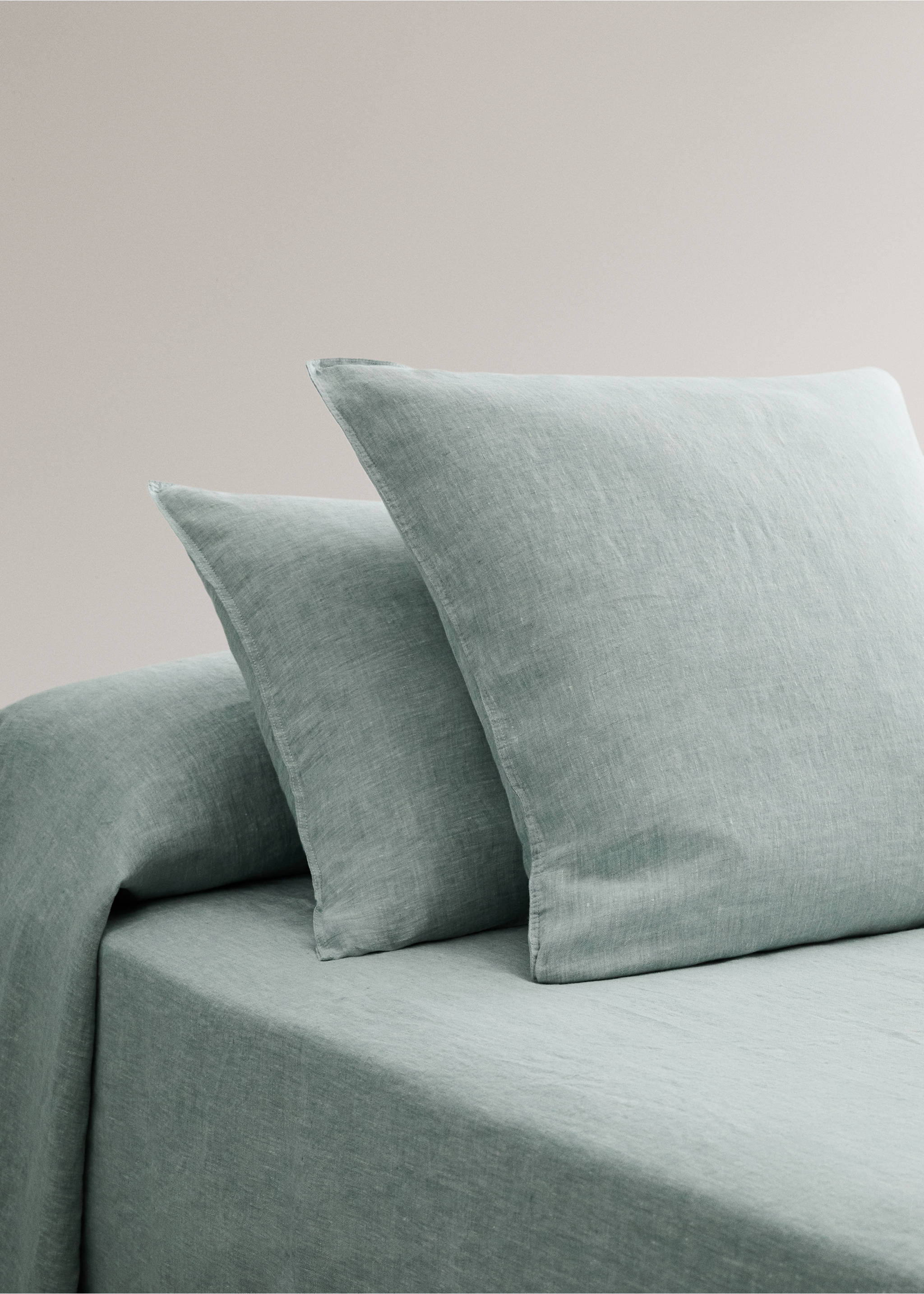Two 100% linen melange pillowcases 60x60 cm - General plane, Pastel Green. Ref: 27013741-00.