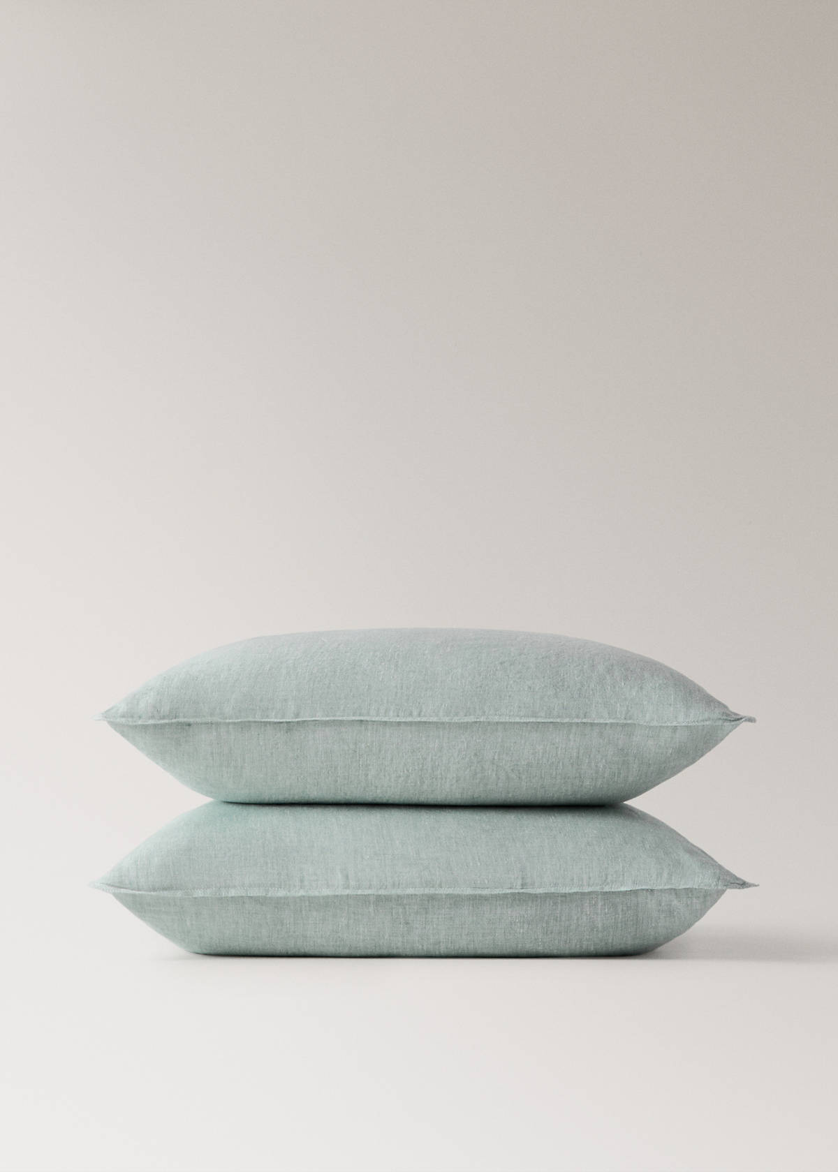 Two 100% linen melange pillowcases 60x60 cm — Pastel Green