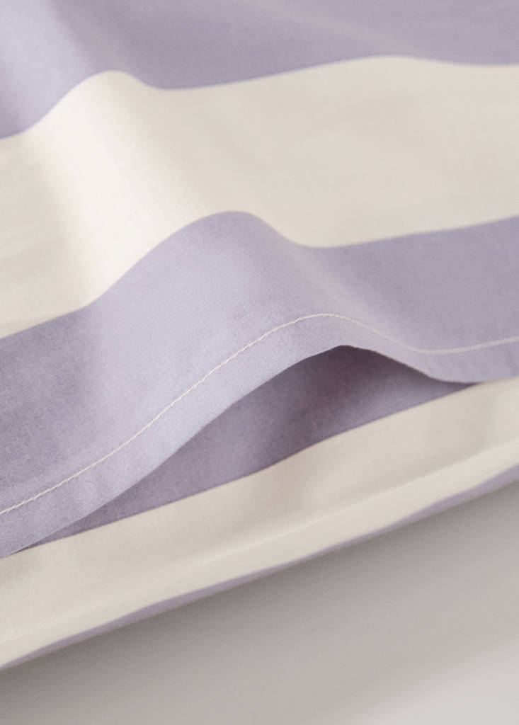 Two 200 thread count cotton percale pillowcases with wide stripe pattern 50x75 cm — Lilac