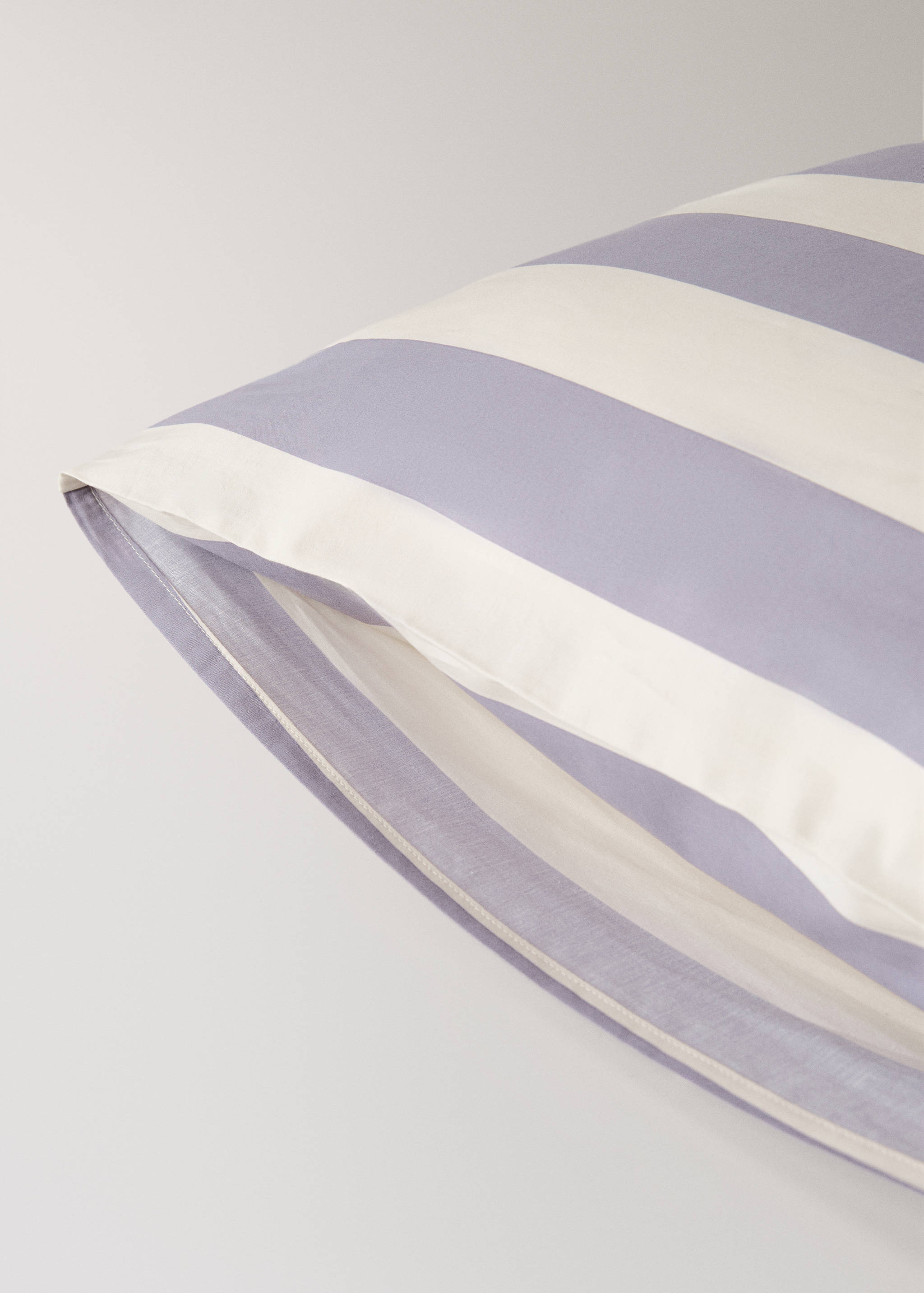 Two 200-thread-count cotton percale pillowcases with a wide-striped print 50 x 75 cm - Details of the article 2