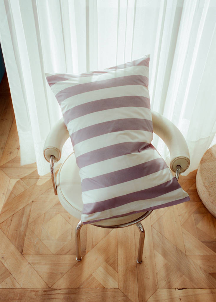 Two 200 thread count cotton percale pillowcases with wide stripe pattern 50x75 cm — Lilac
