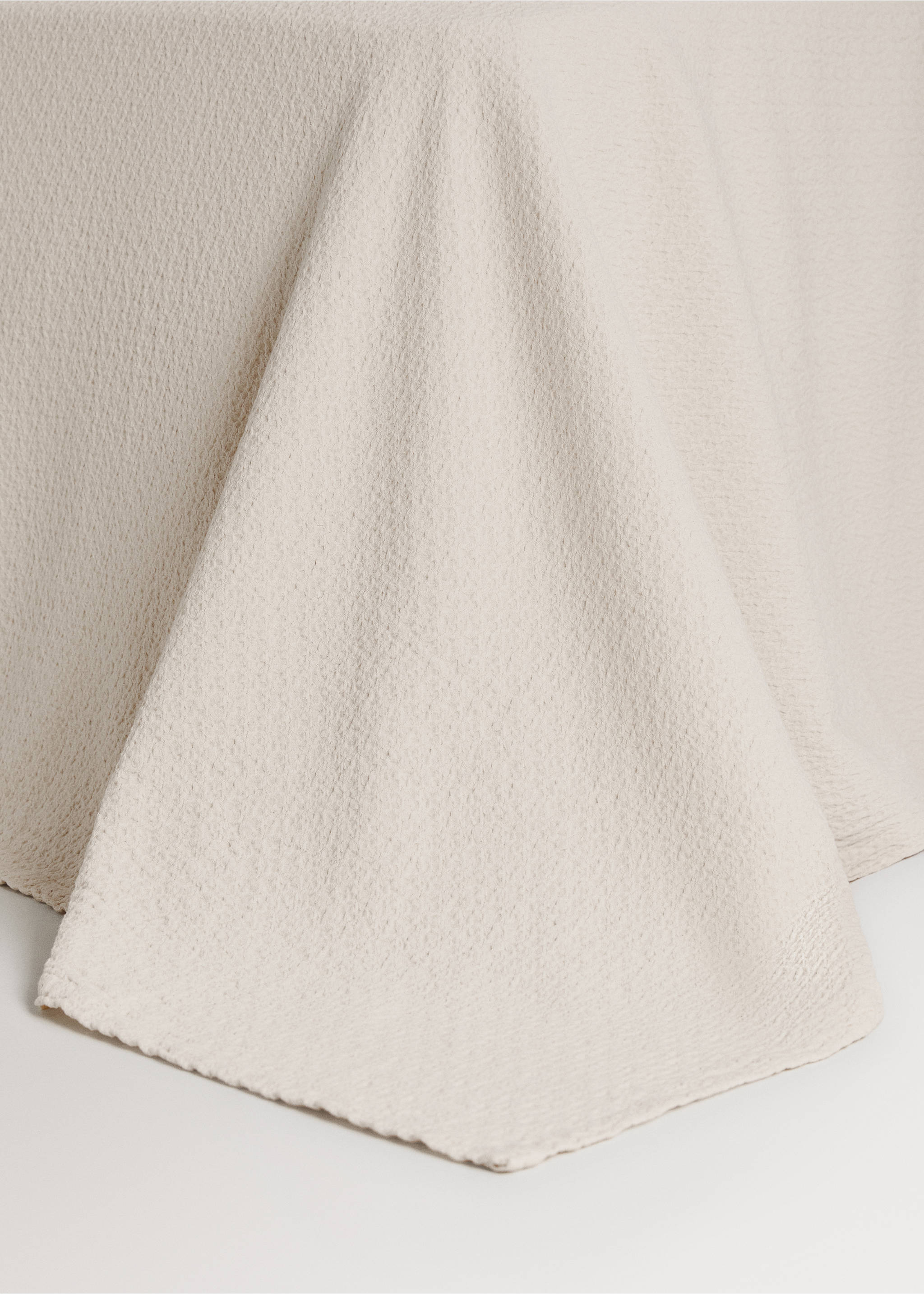 Couvre-lit en coton fine texture garment dye lit 135/150/160 - Détail de l'article 8, Vanille. Ref: 27013747-00.
