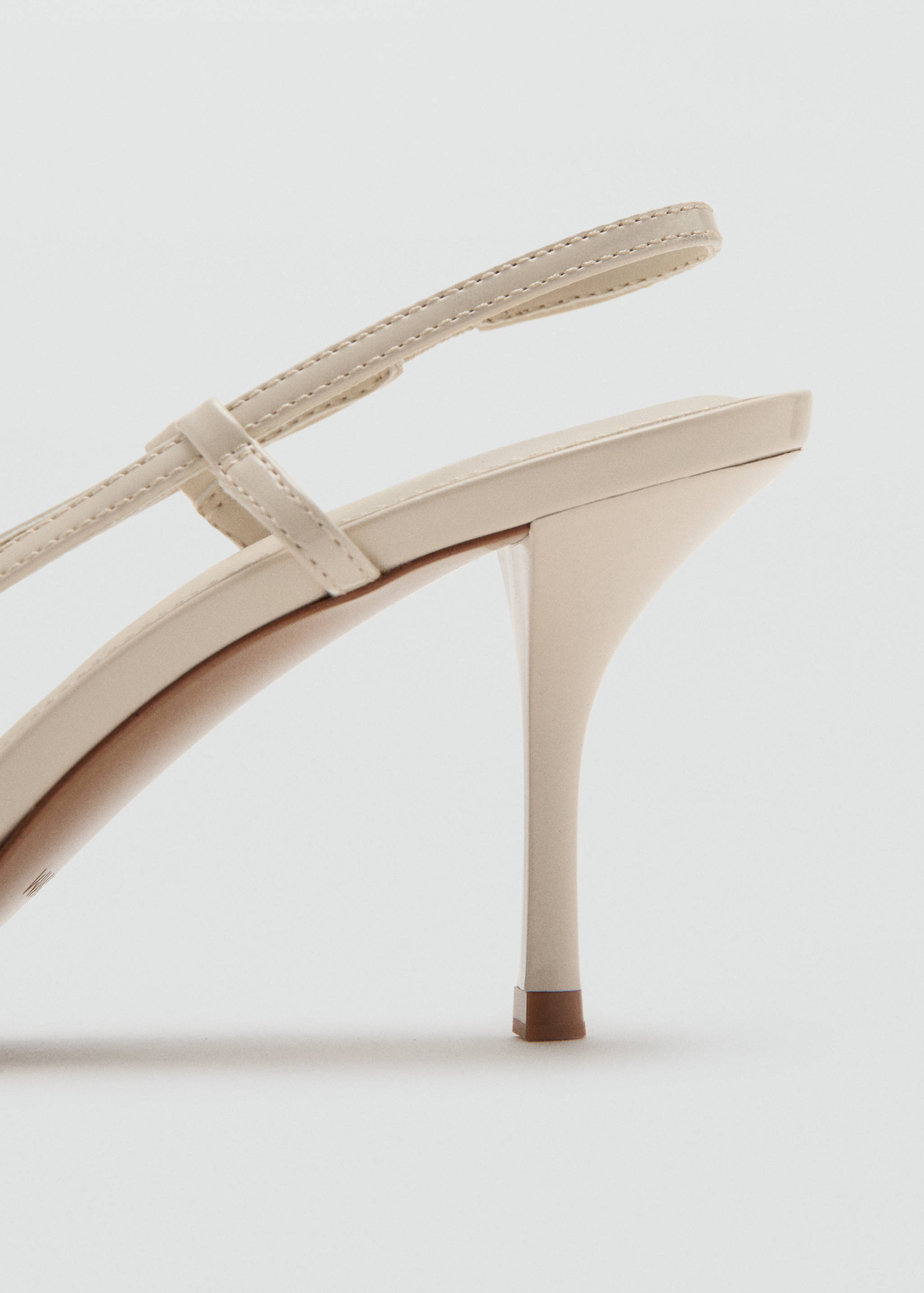 Högklackad lacksko - Detaljer om artikeln 1