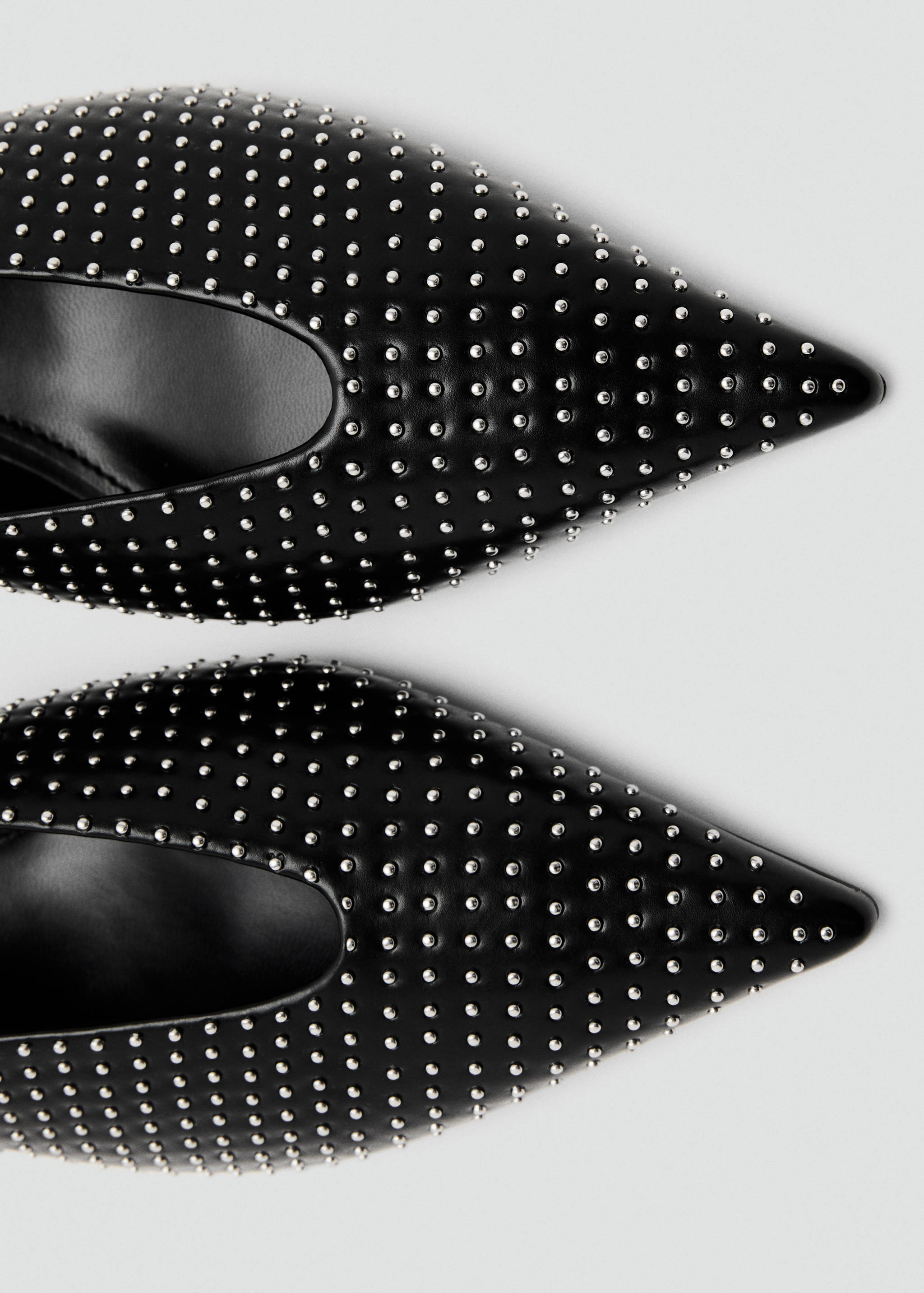 Studded high-heeled shoe - Details of the article 2