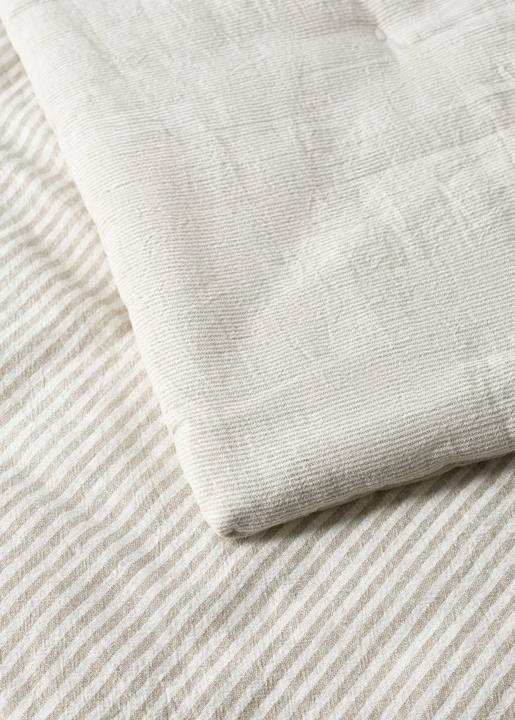 Kinderbettdecke aus Baumwoll-Leinen-Mischung mit Streifen, 90 cm Bett — Sandfarben