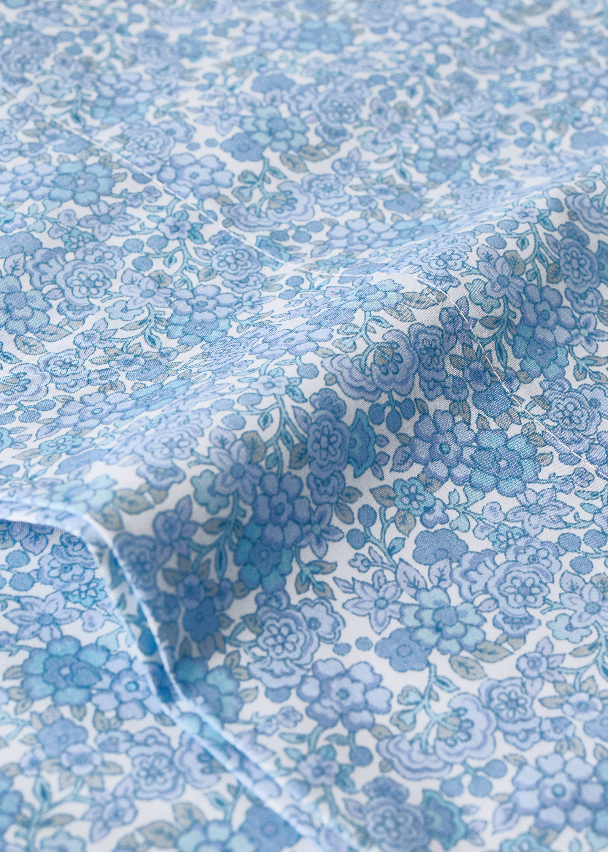 Floral percale children’s pillowcase 45 x 110 cm - Details of the article 2, Blue. Ref: 27014060-00.