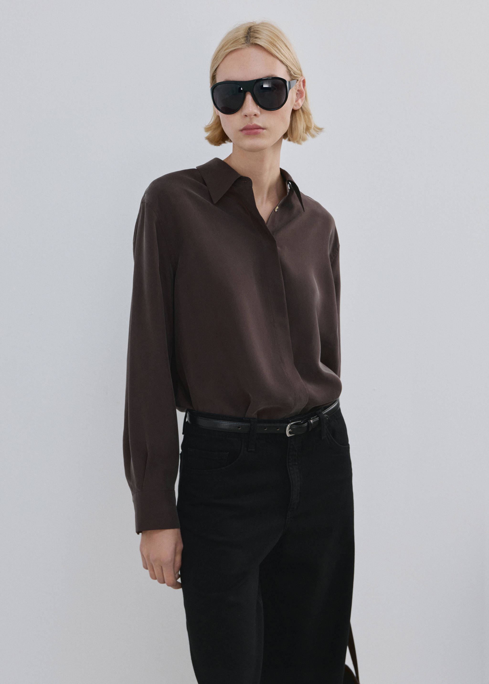 Wide leg mid-rise jeans - Details of the article 2