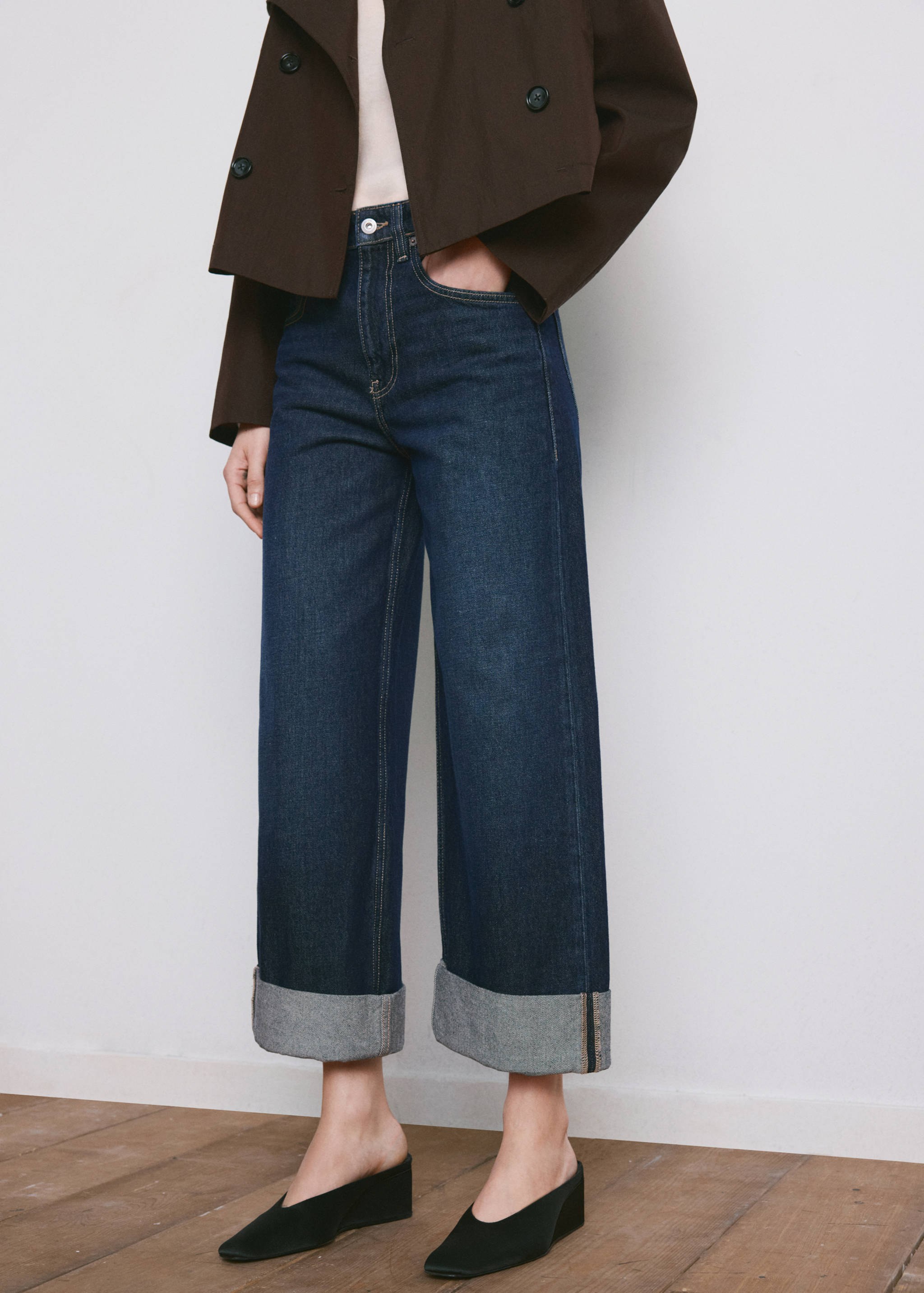 Wide leg jeans with turn-up hem - Medium plane