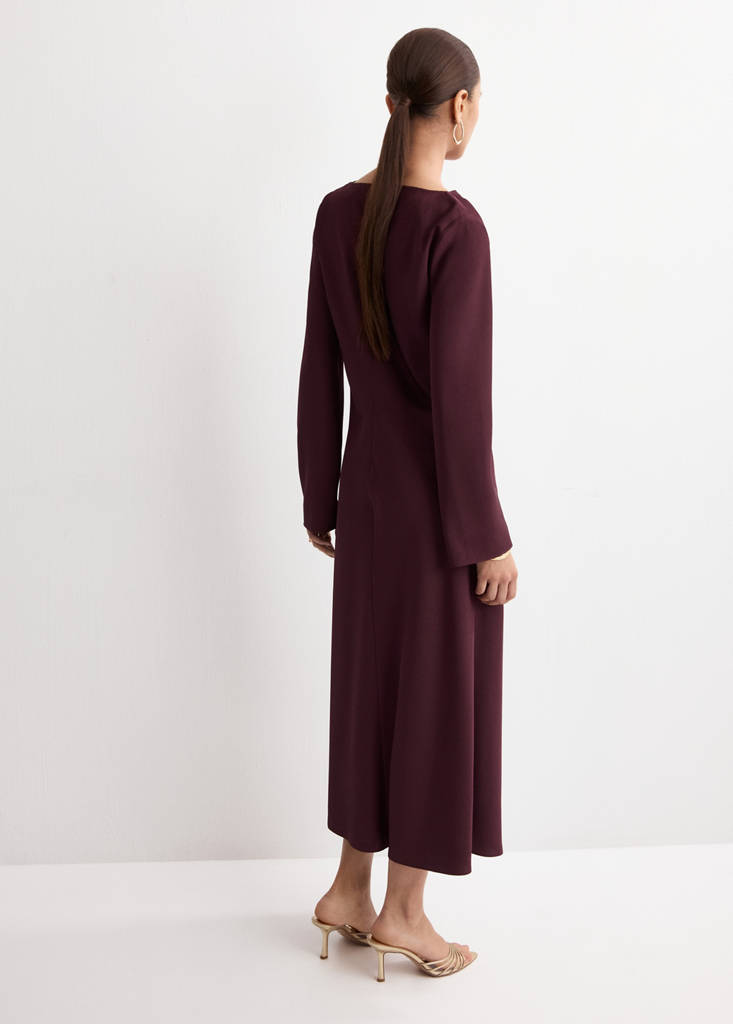 Long dress with draped neck — Maroon